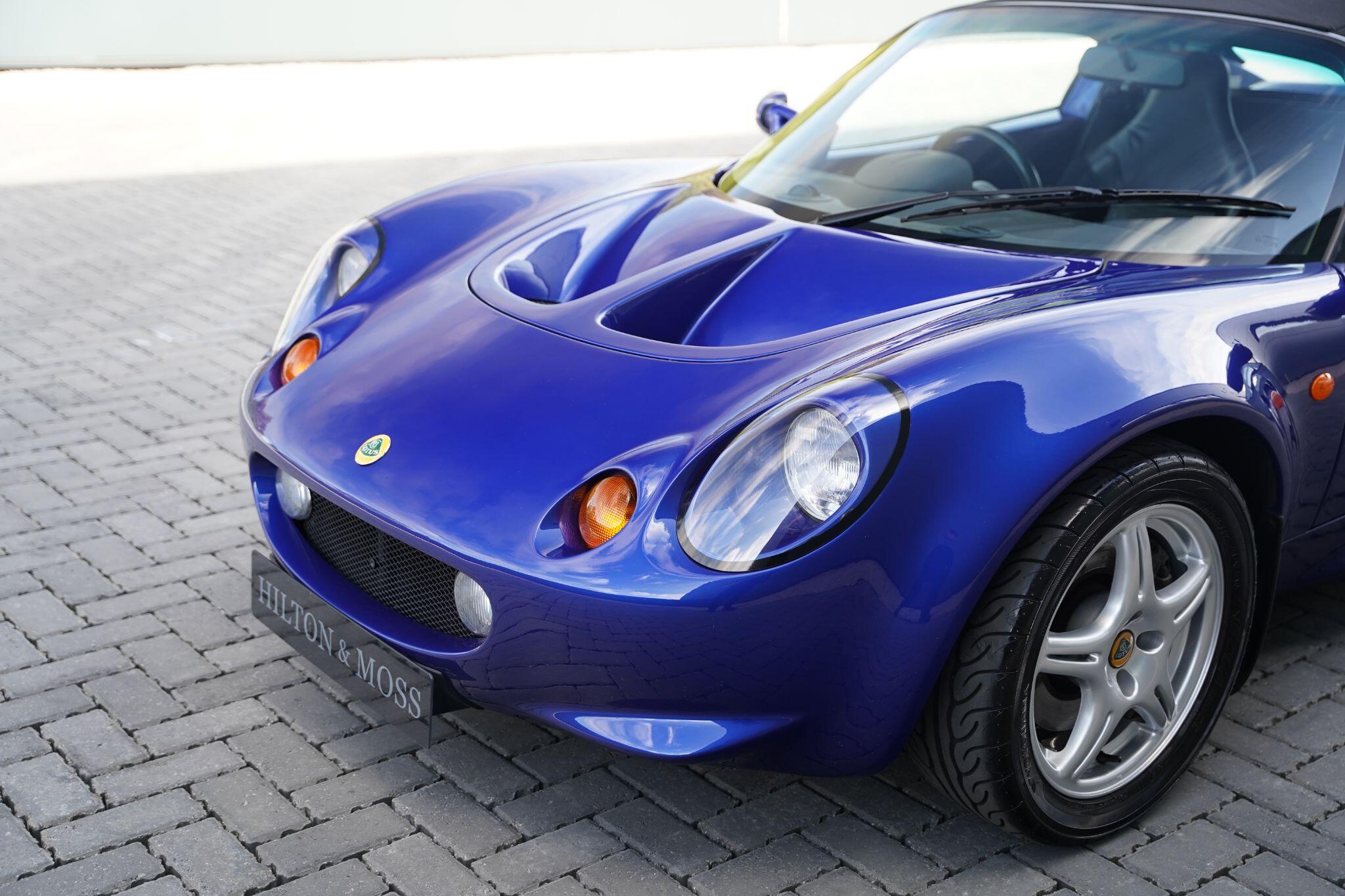 Lotus Elise view 26