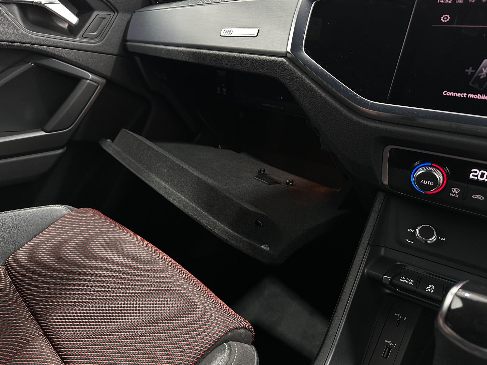 Audi Q3 view 27