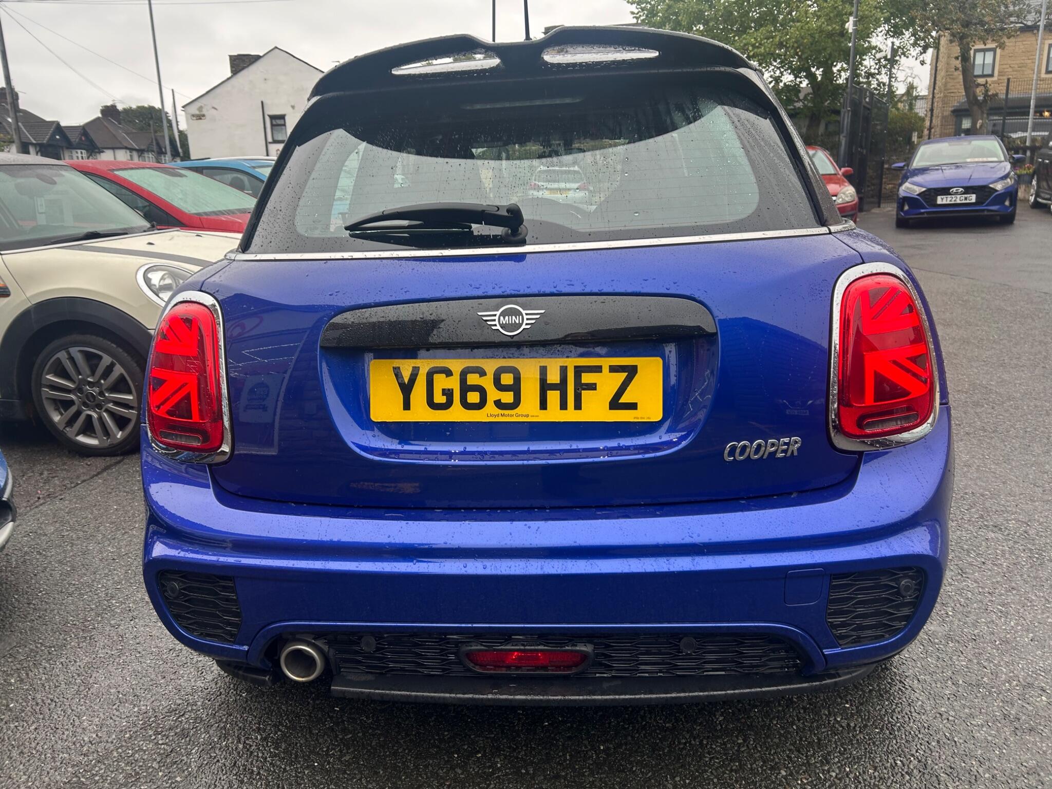 Mini Cooper view 5