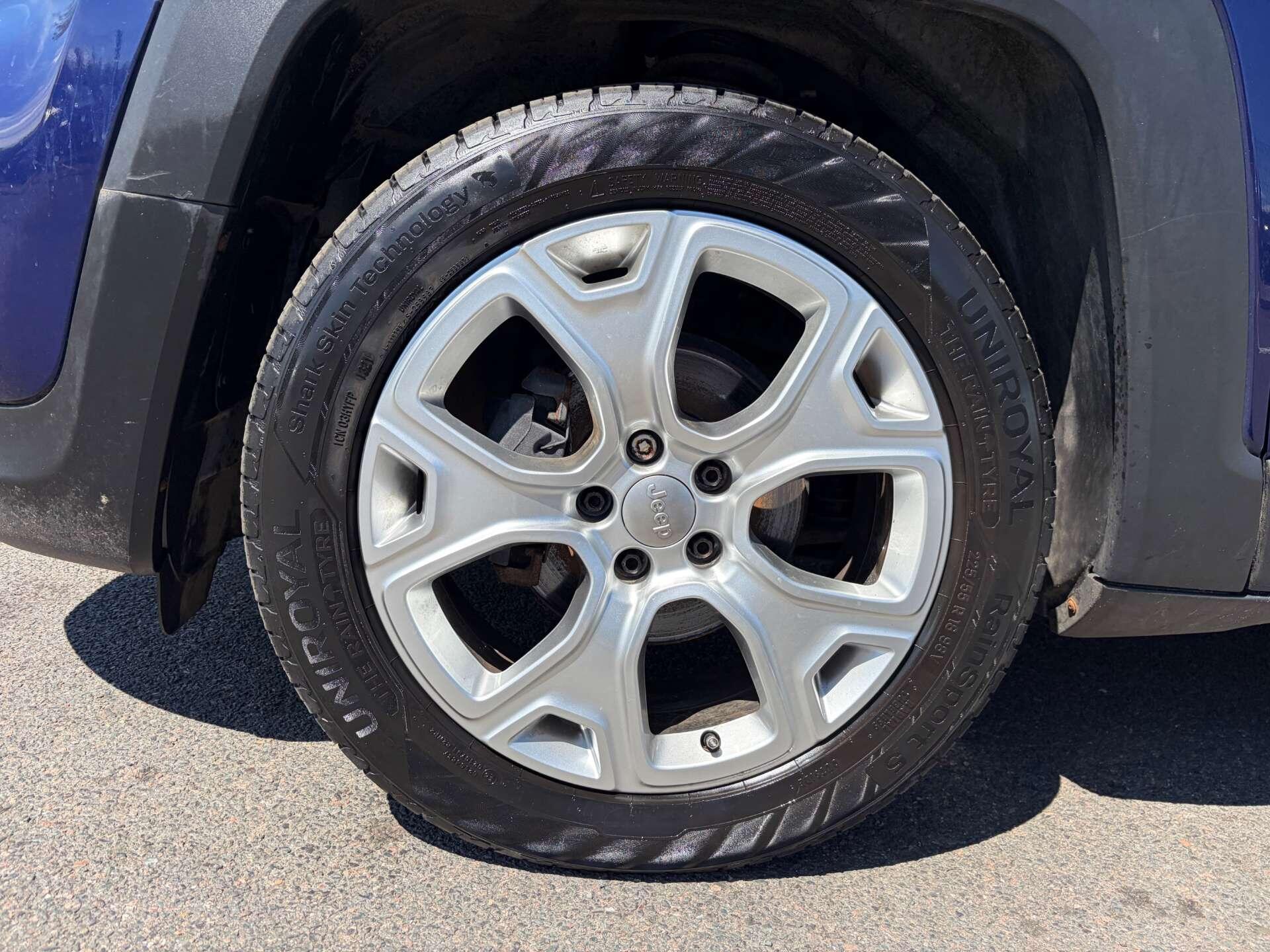 Jeep Renegade view 12