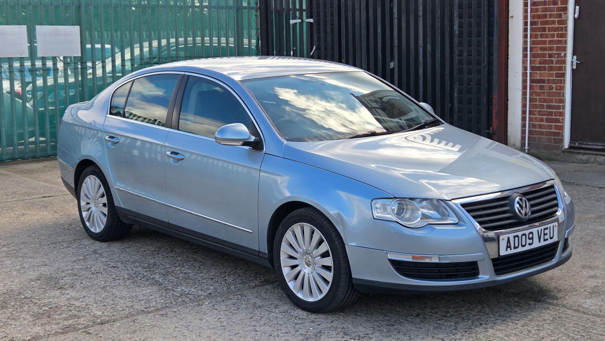 Volkswagen Passat view 2