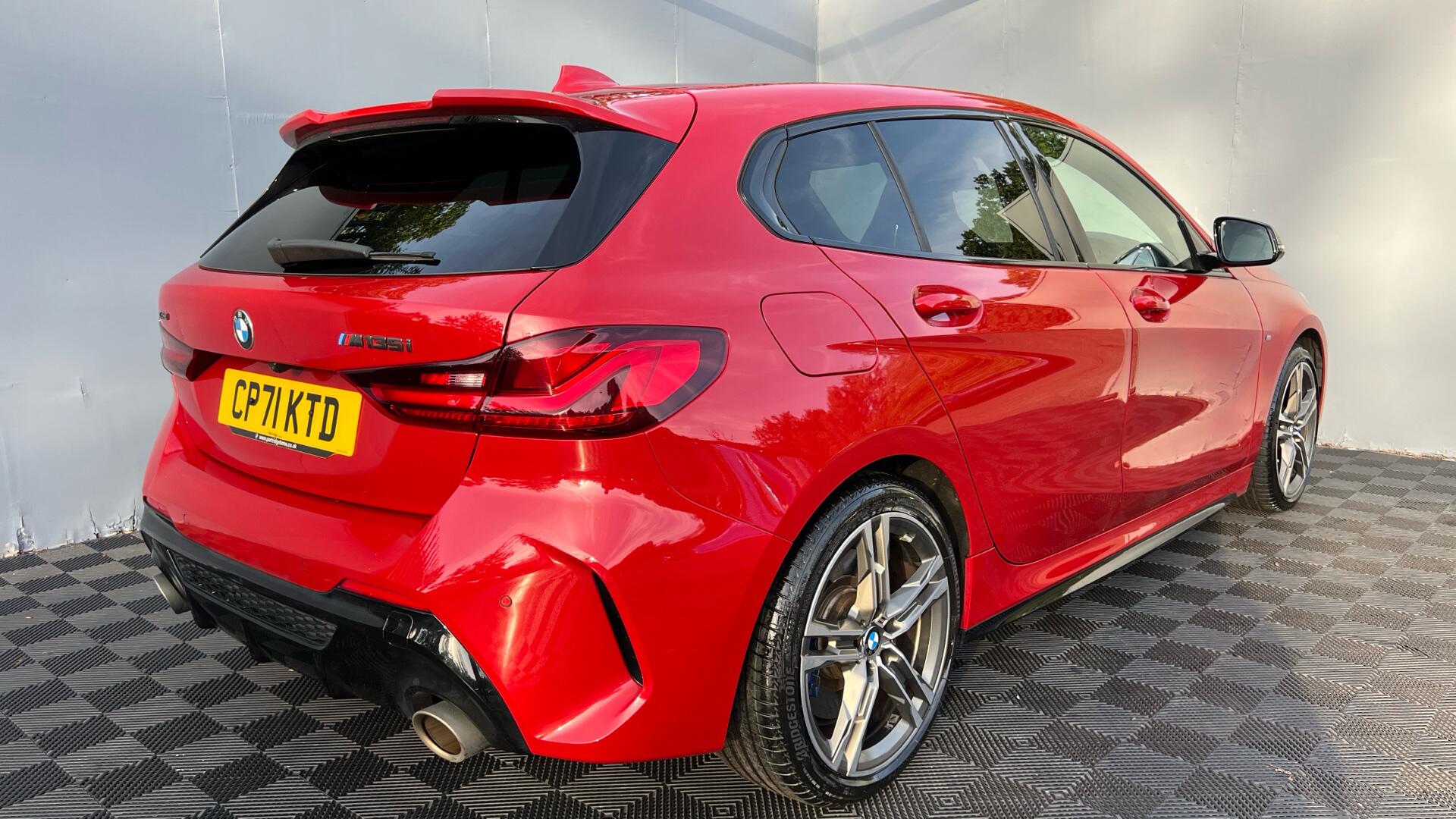 BMW 1 Series view 27