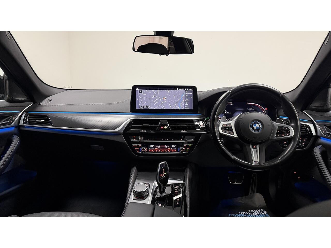 BMW 5 Series view 24