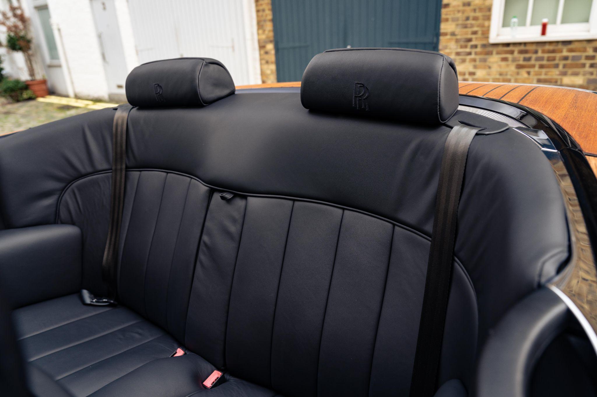 Rolls-Royce Phantom view 31