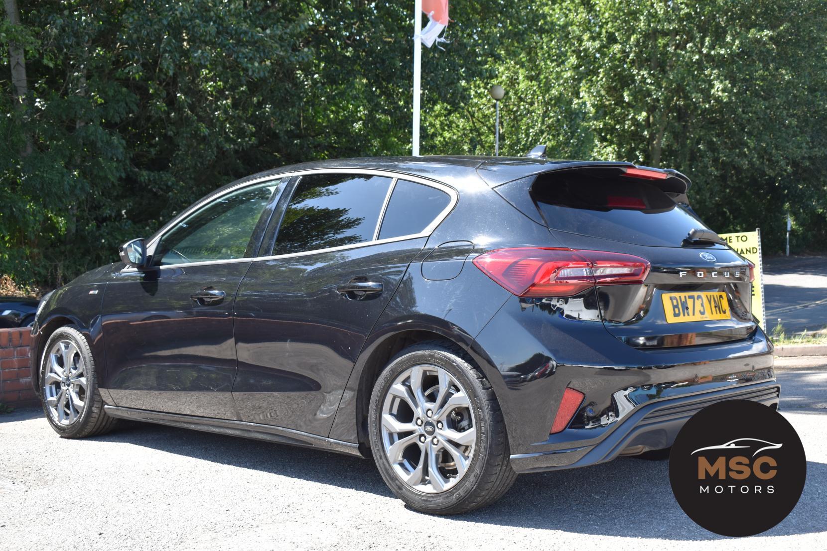Ford Focus view 14