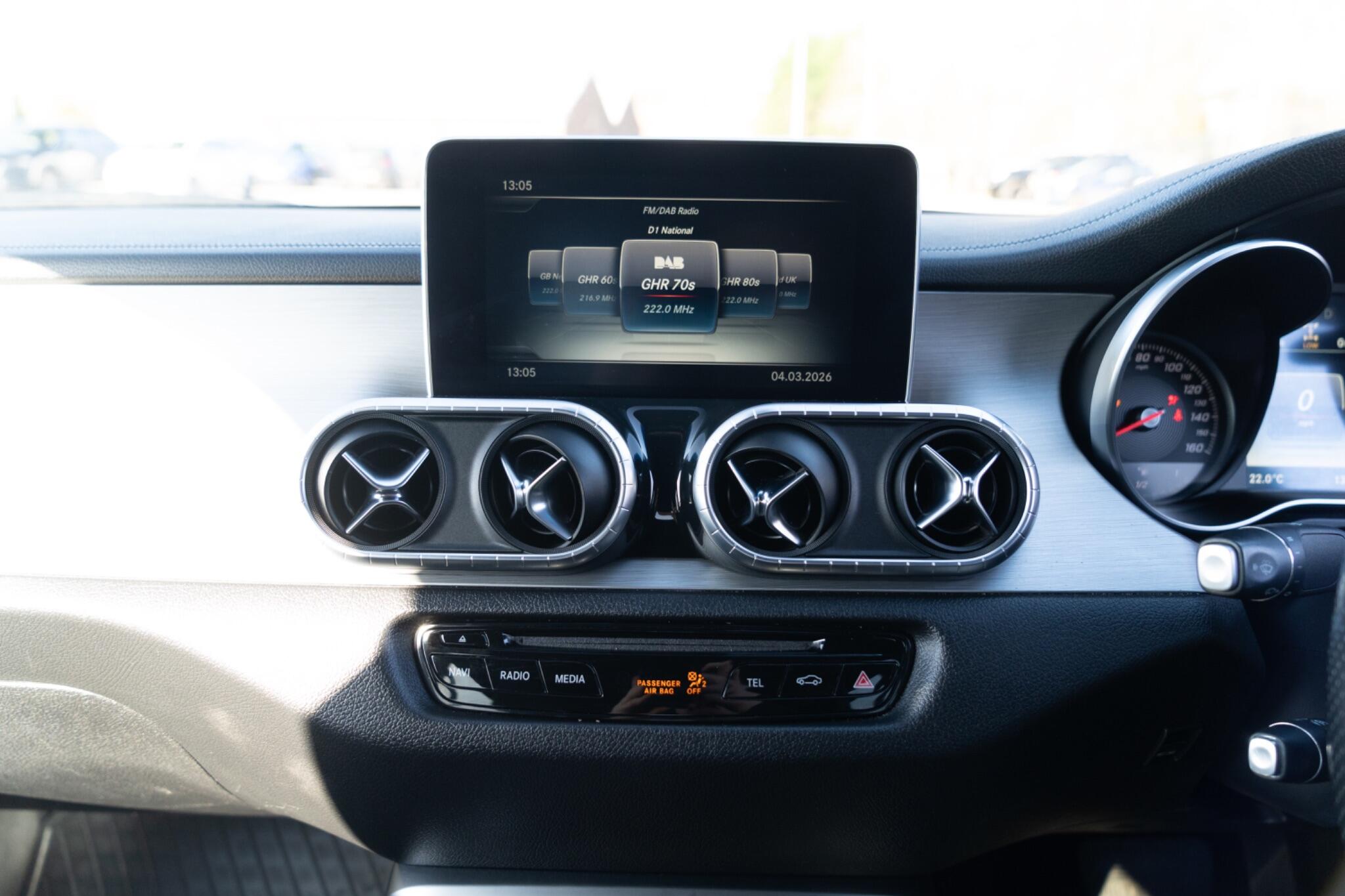 Mercedes-Benz X-Class view 45
