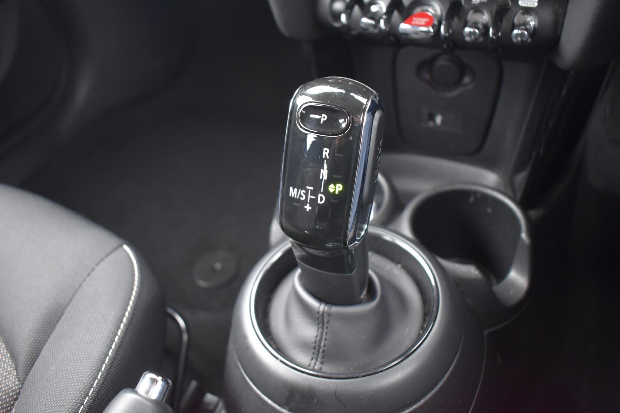 Hatch - 1.5 Cooper Classic Steptronic Euro 6 (s/s) 5dr - Image 19