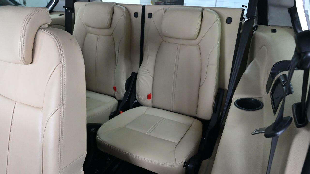 Ford Galaxy view 17