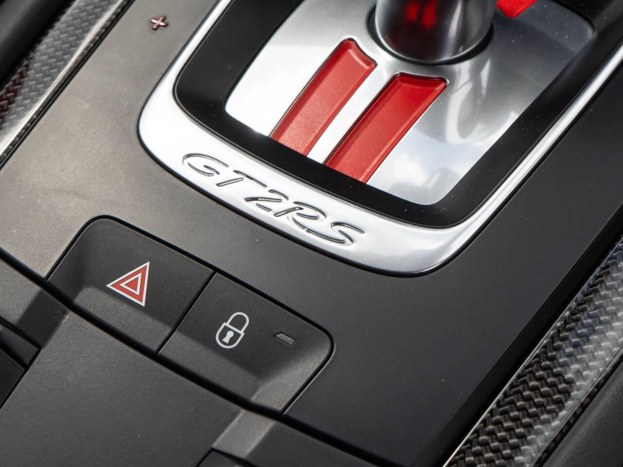 Porsche 911 view 40
