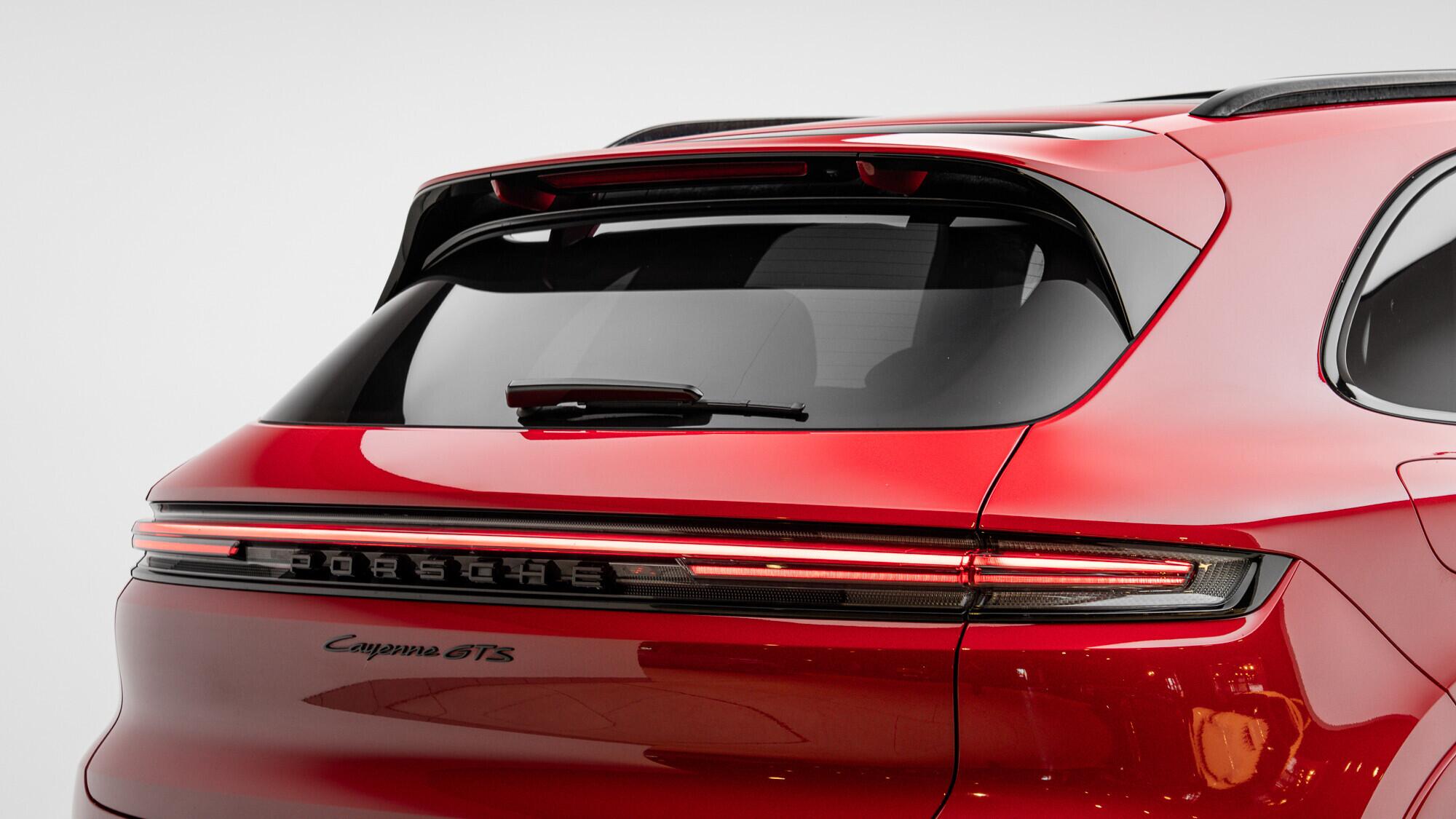 Porsche Cayenne view 16