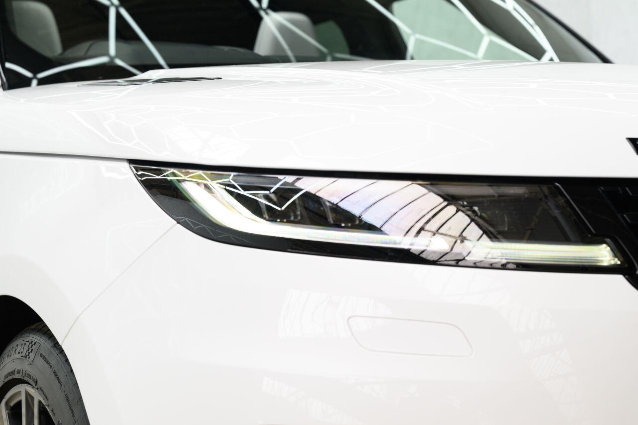 Land Rover Range Rover Sport view 4