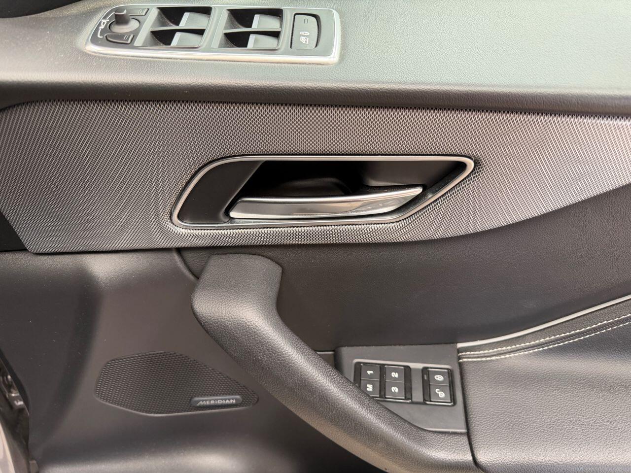 Jaguar F-Pace view 29