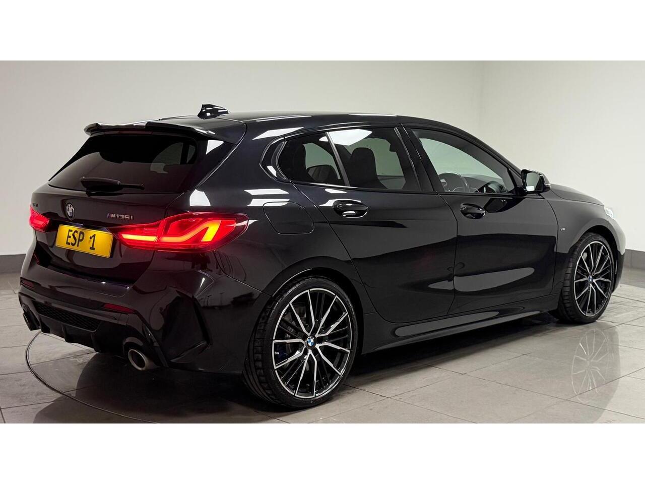 BMW 1 Series view 9