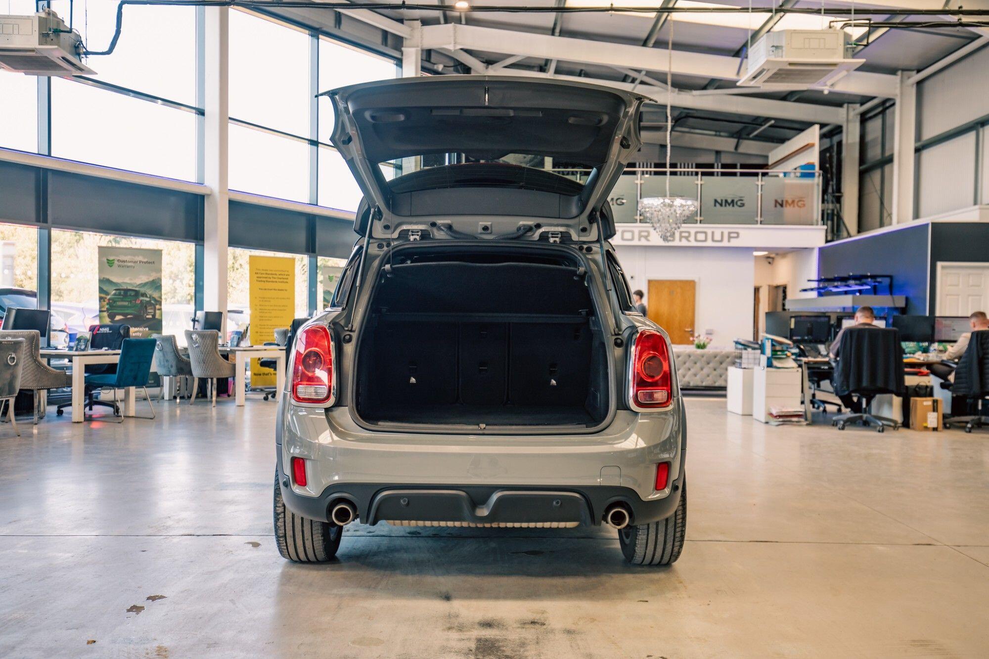 Mini Countryman view 32
