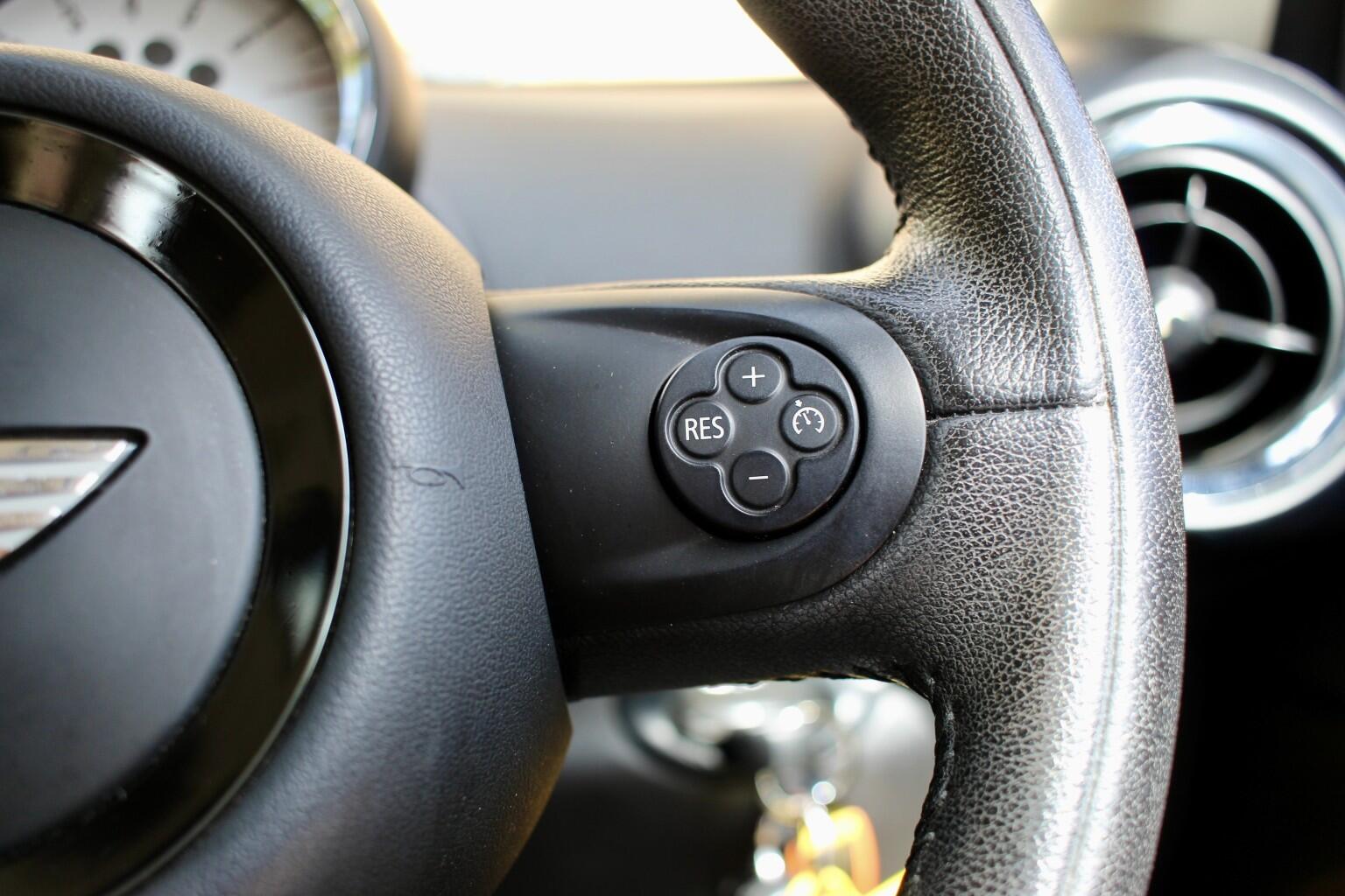 Mini Countryman view 24