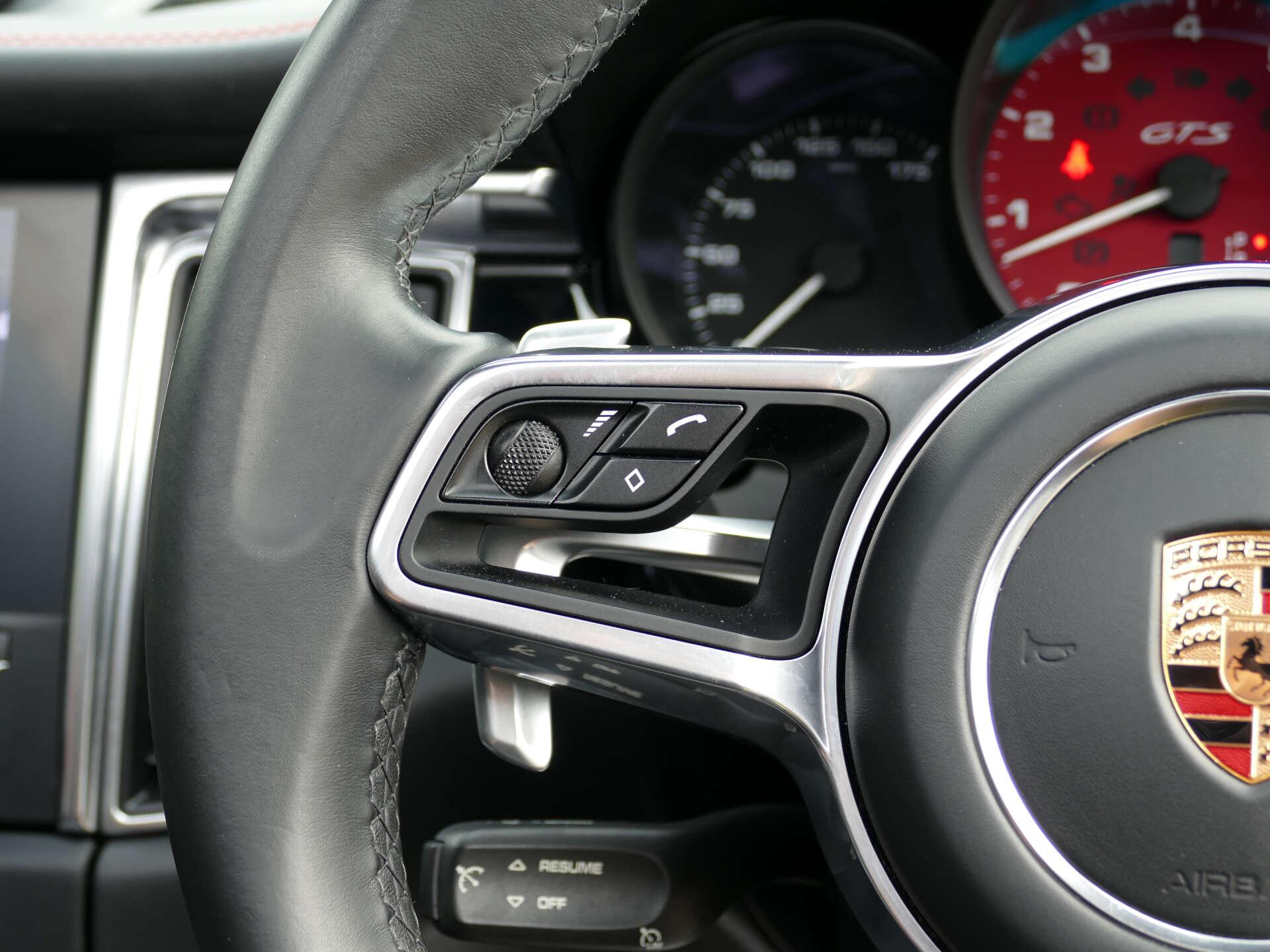 Porsche Macan view 57