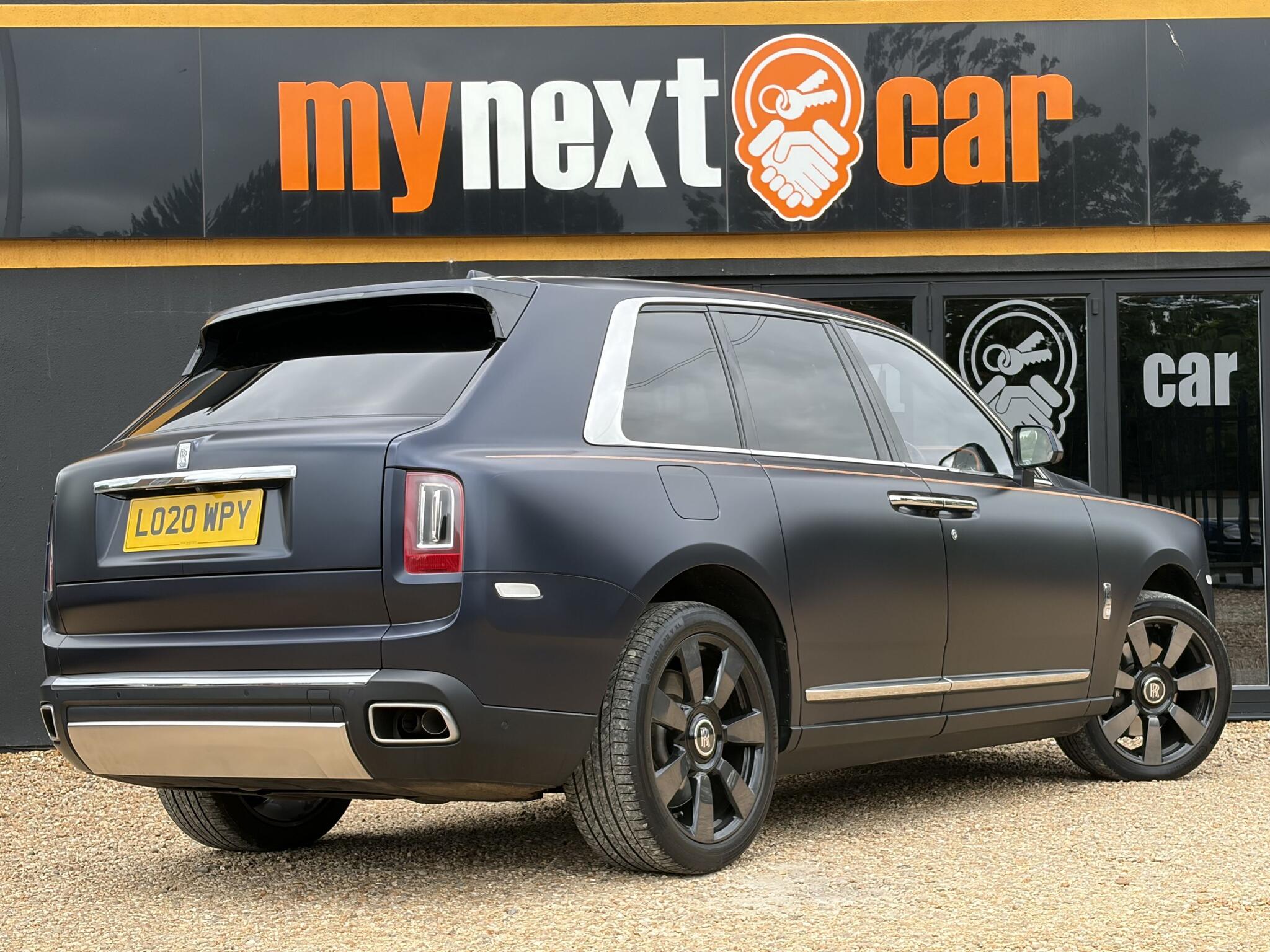 Rolls-Royce Cullinan view 12