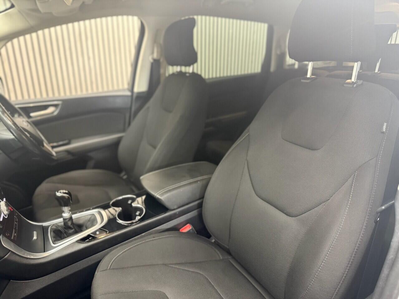 Ford S-Max view 6