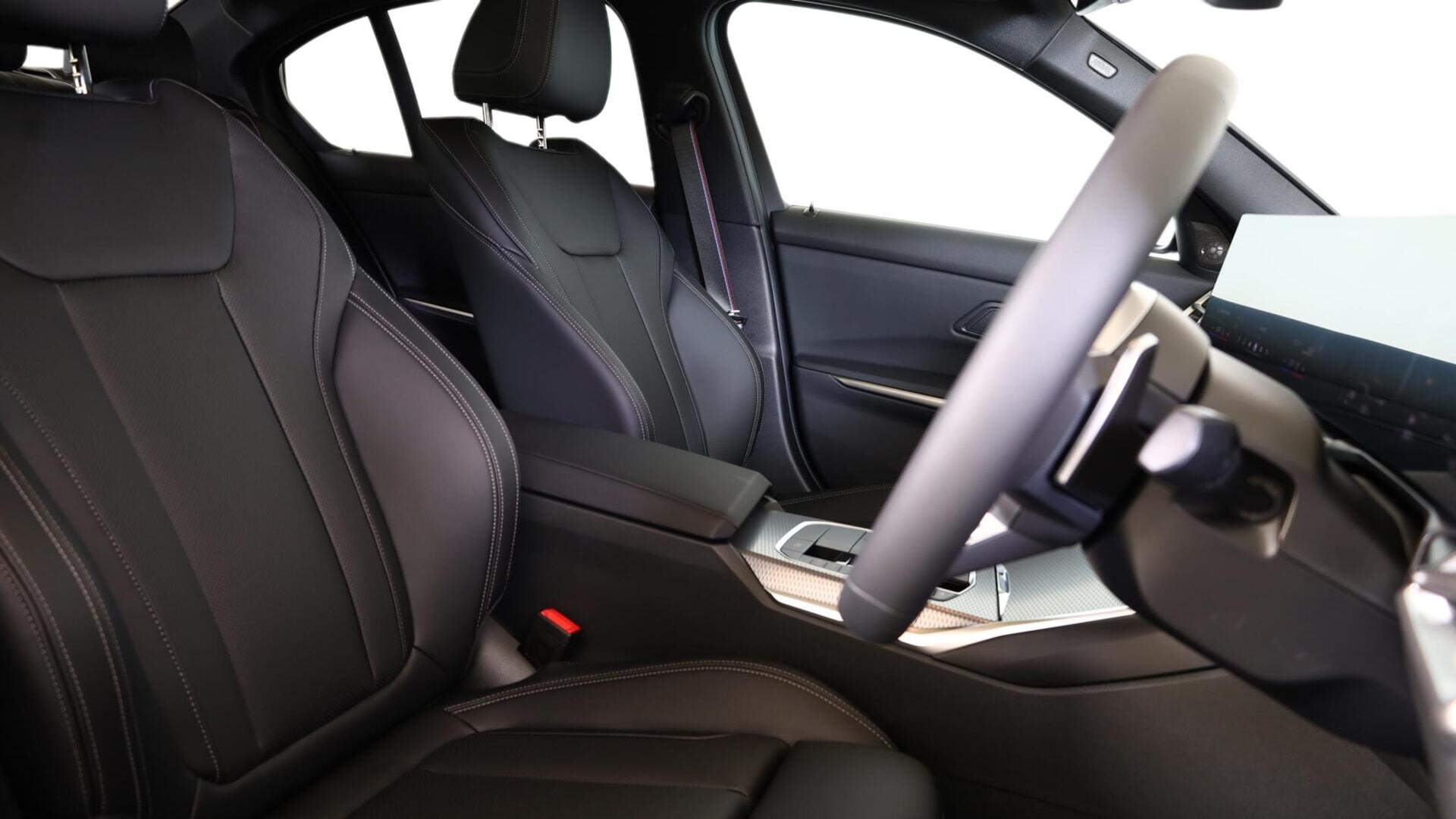 BMW 3 Series view 11