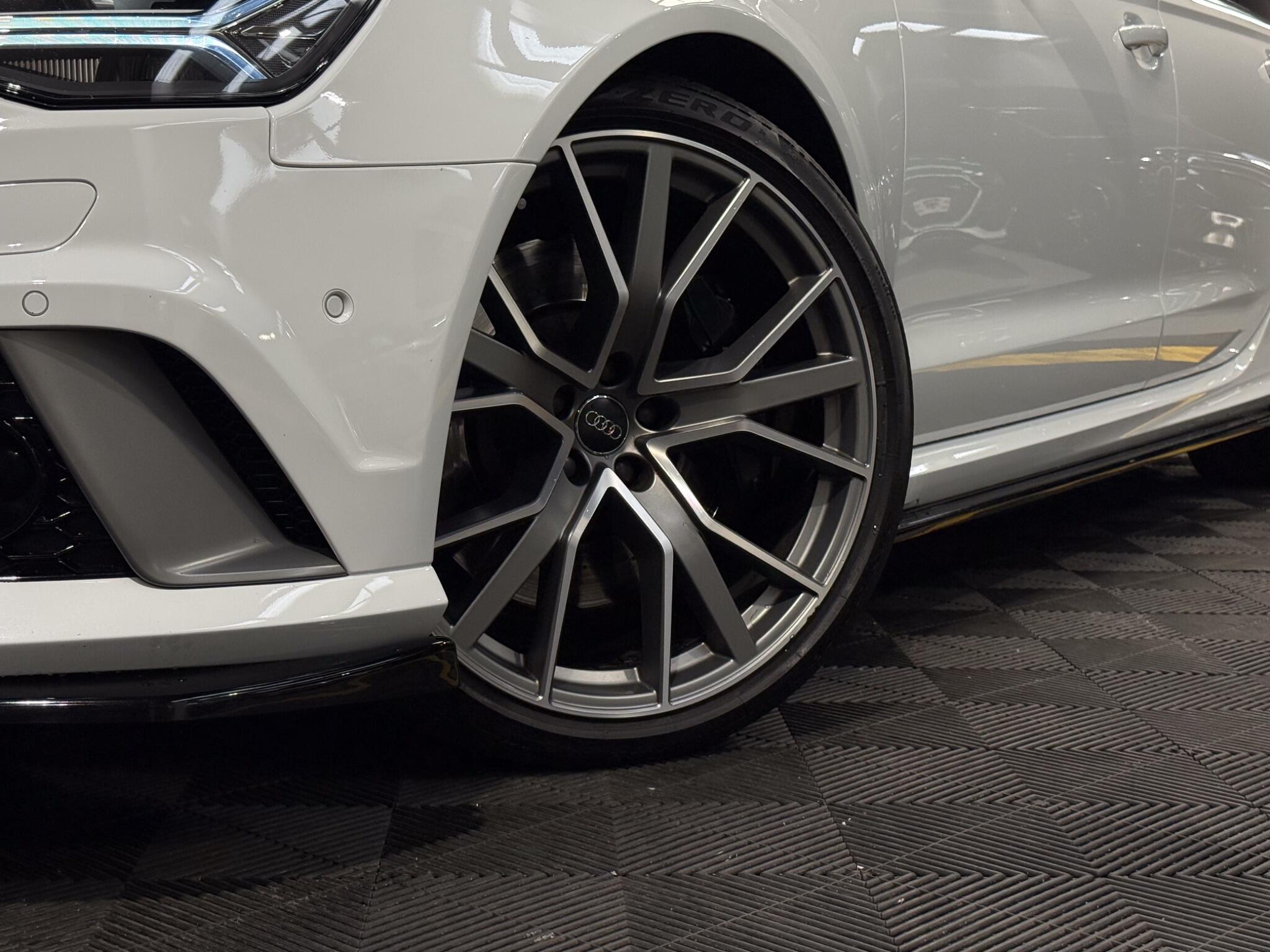 Audi RS6 Avant view 2