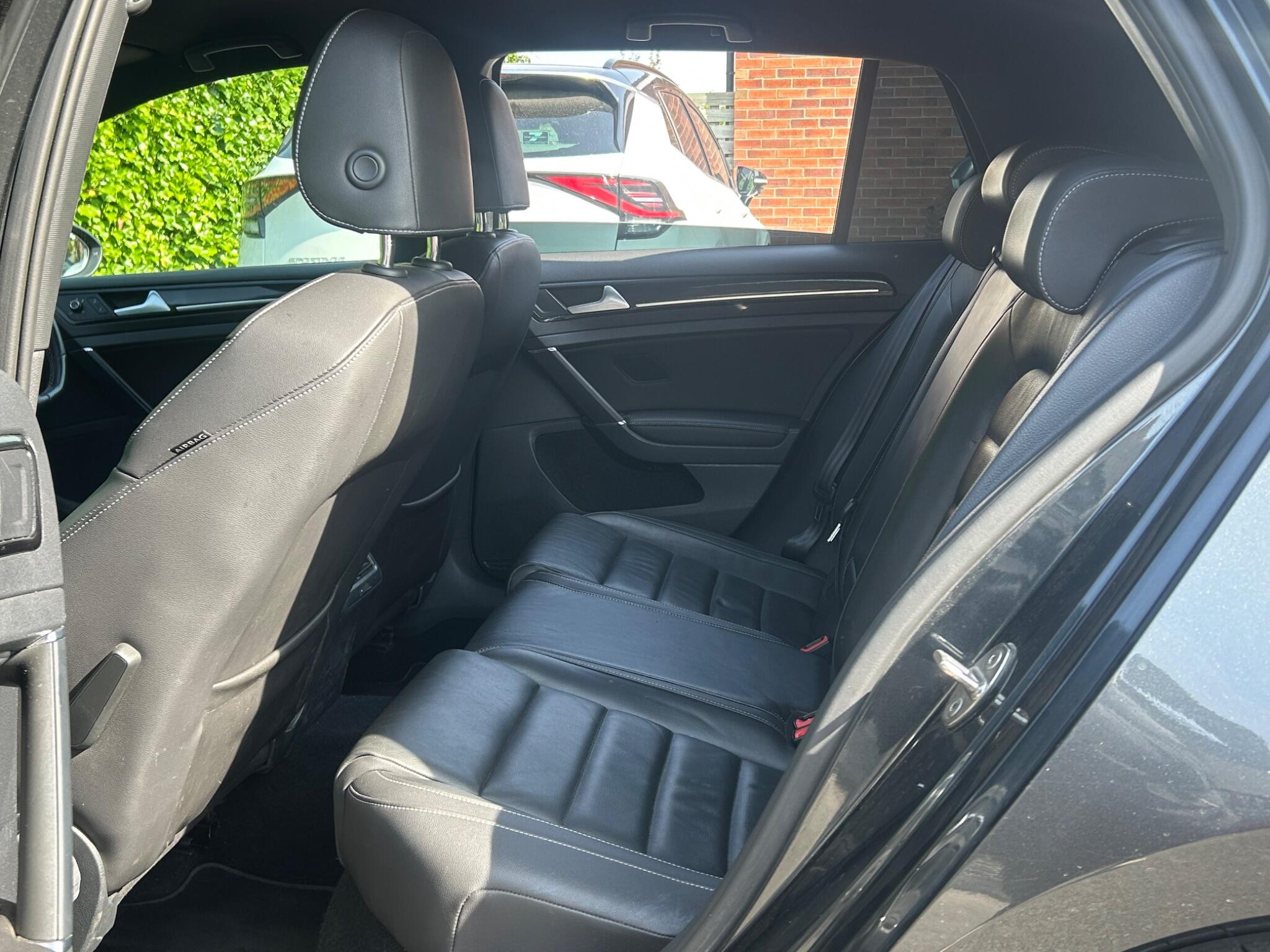 Volkswagen Golf view 22