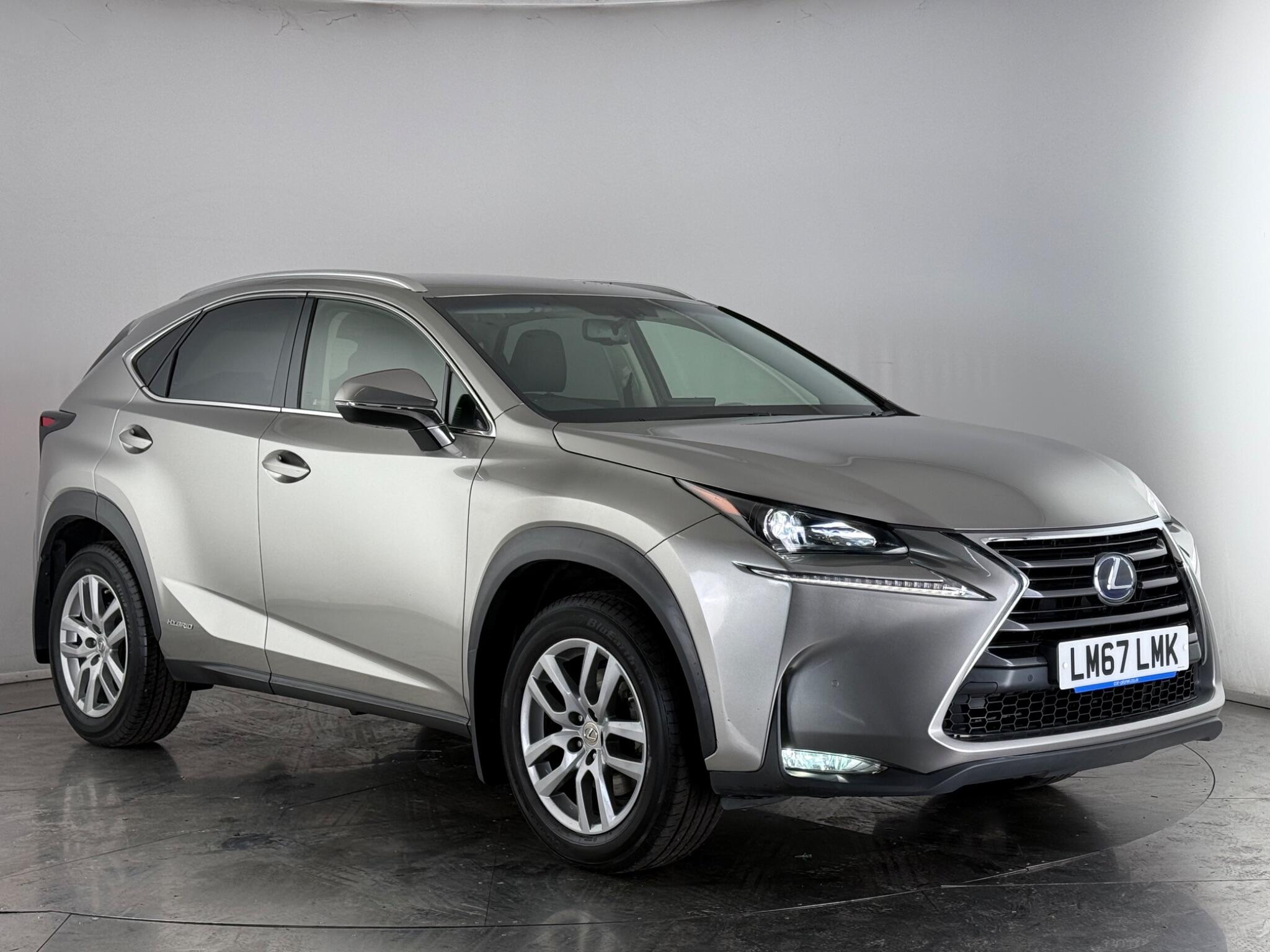 2017 Lexus NX 300h 2.5 Luxury (P Navi)