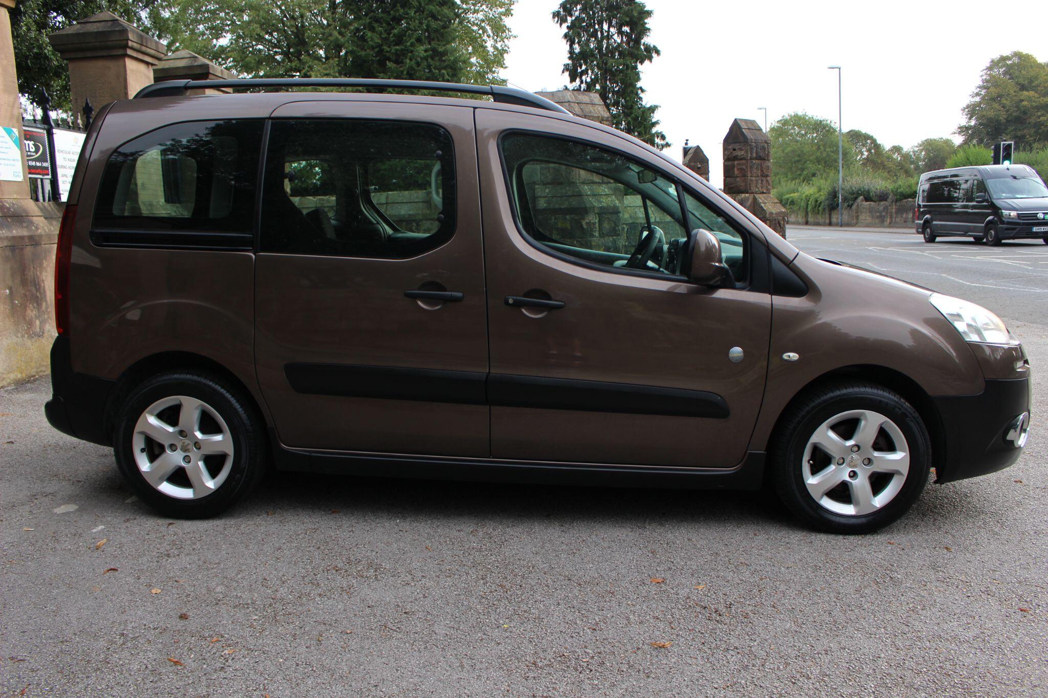 Peugeot Partner Tepee view 2