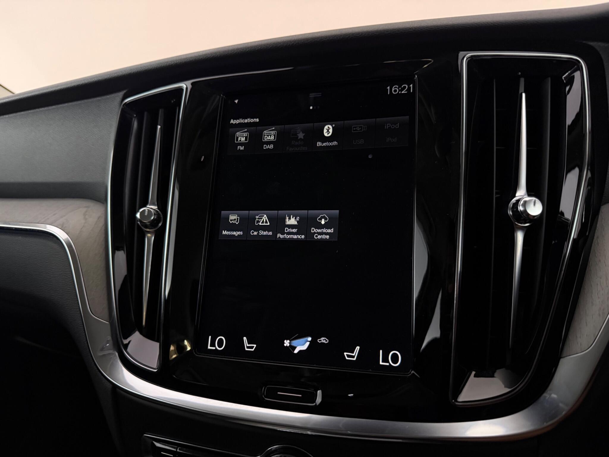 Volvo S60 view 29