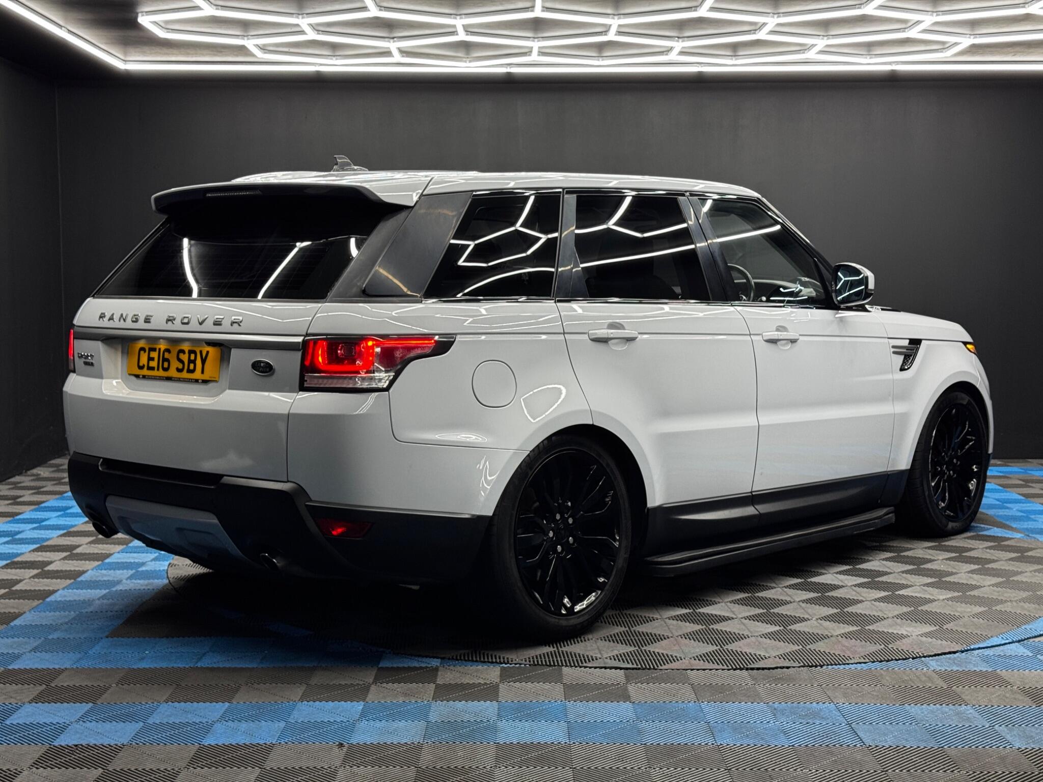 Land Rover Range Rover Sport view 5