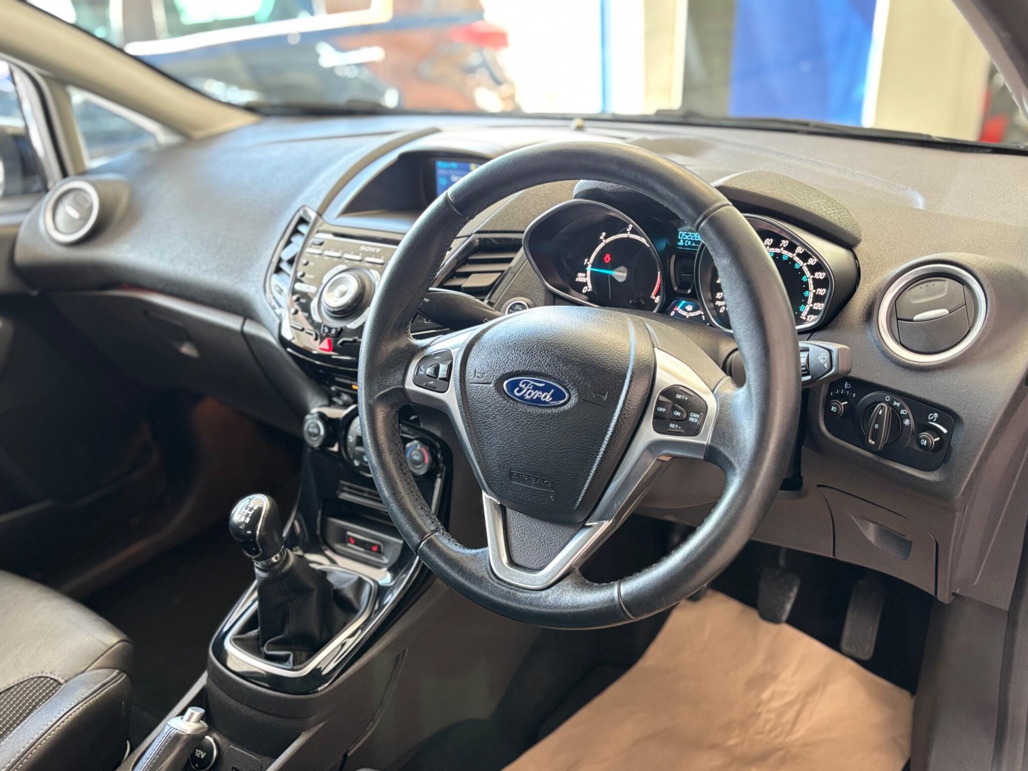 Ford Fiesta view 9