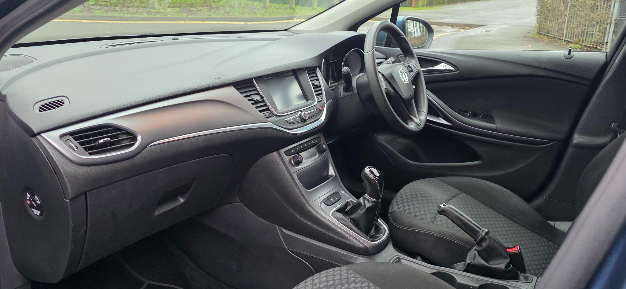 2016 Vauxhall Astra 1.6 CDTi BlueInjection Design Euro 6 (s/s) 5dr • 78,100 miles image 17
