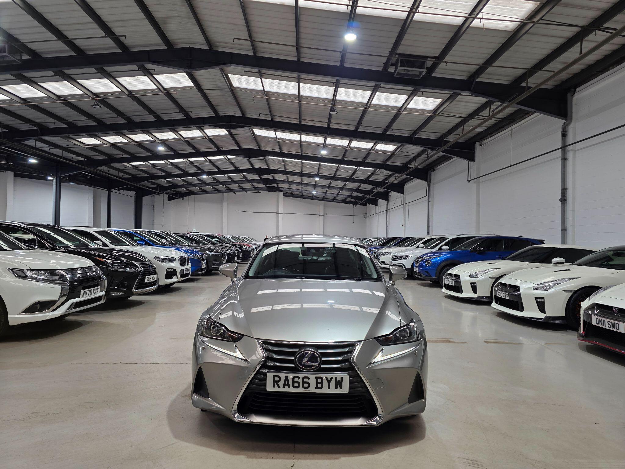 Lexus Is view 2