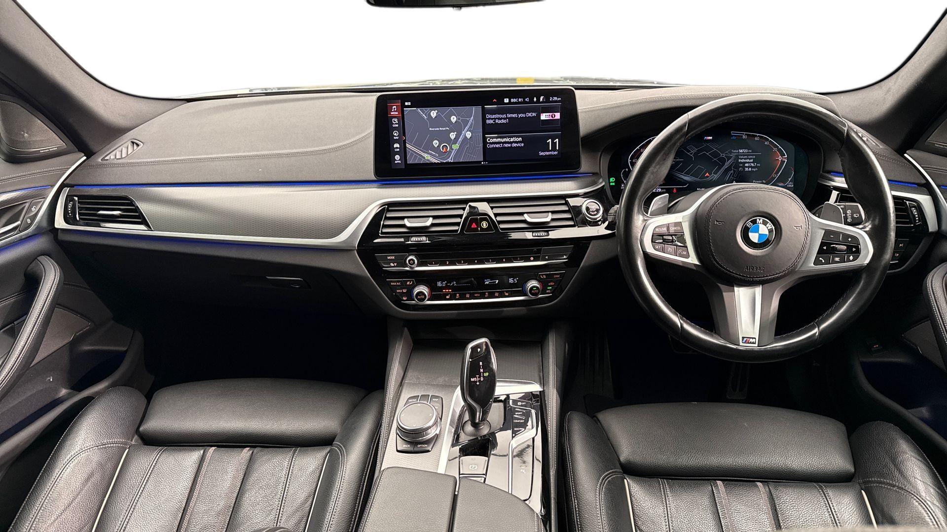 BMW 5 Series view 4