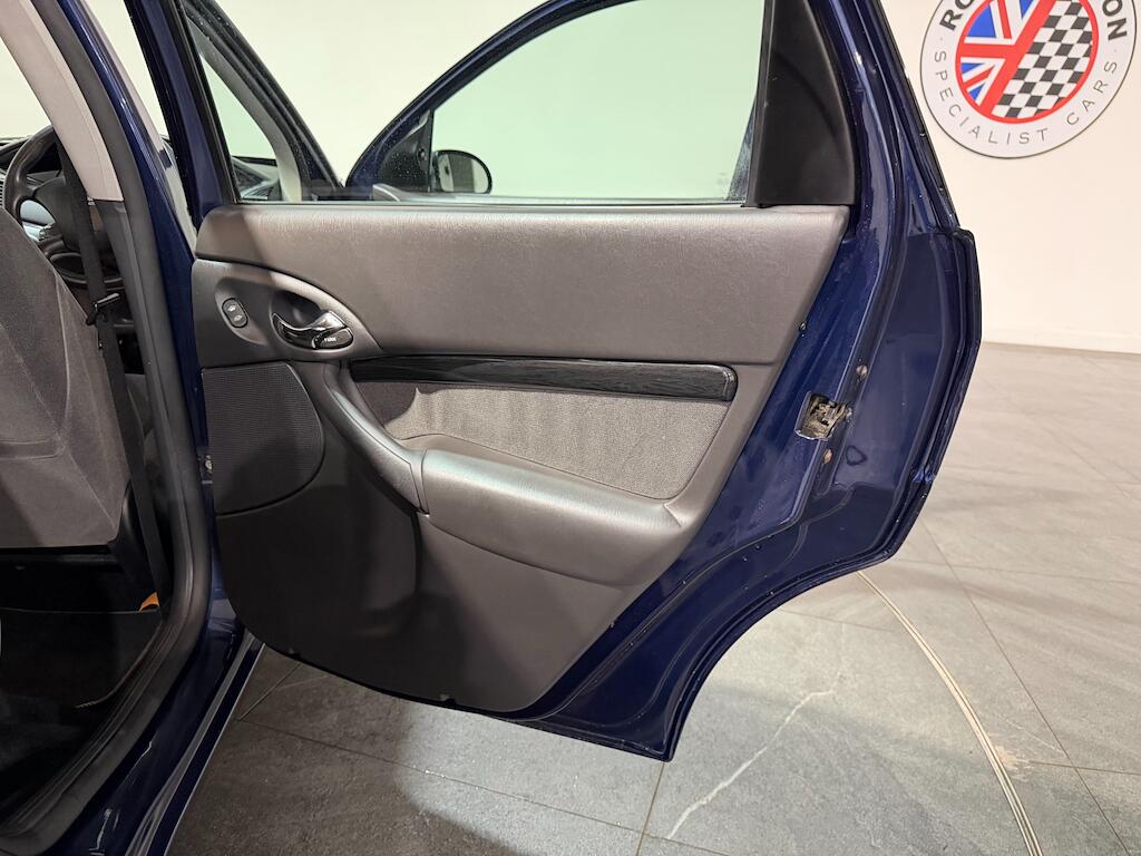 Ford Focus view 18