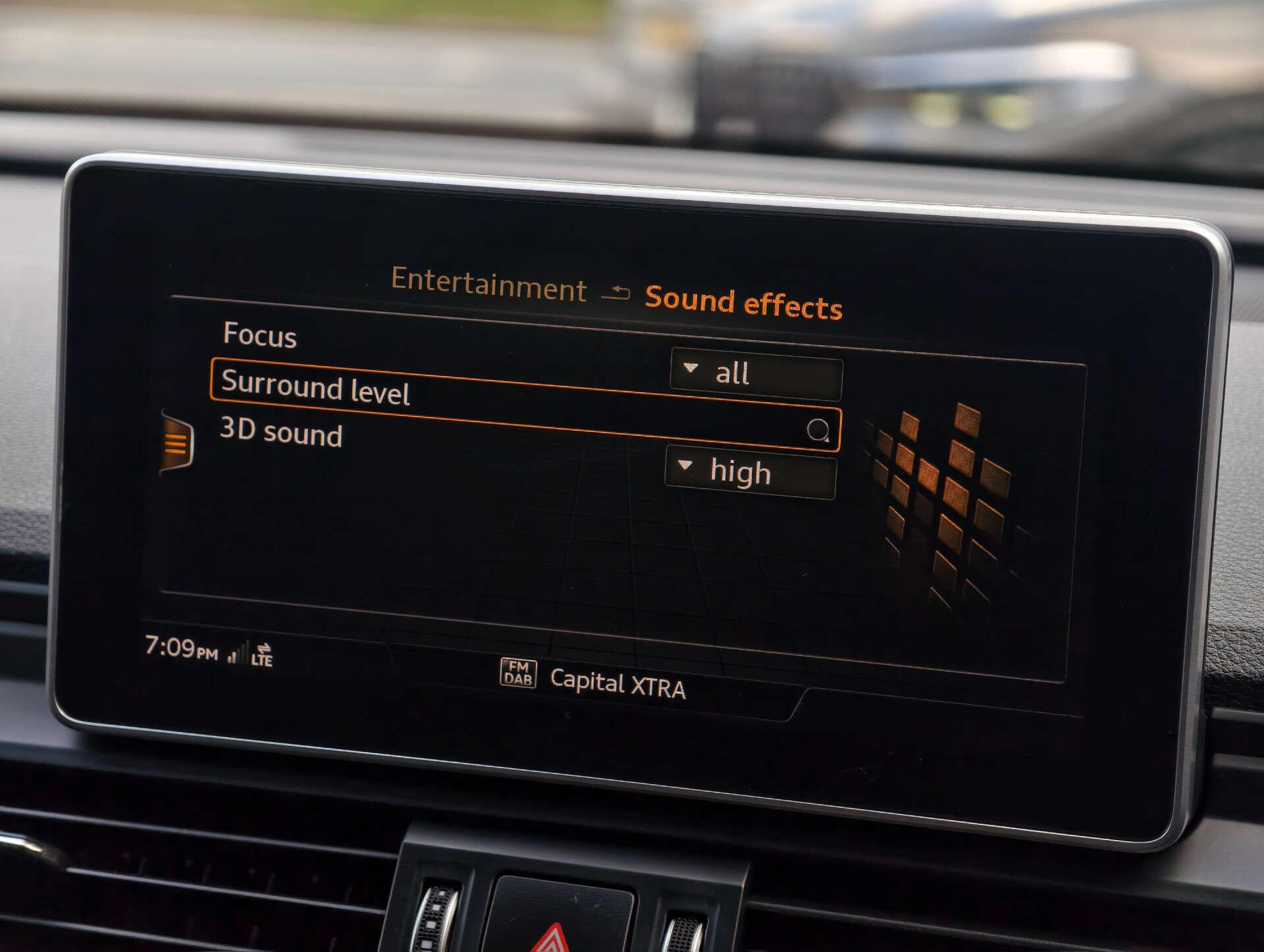 Audi SQ5 view 59