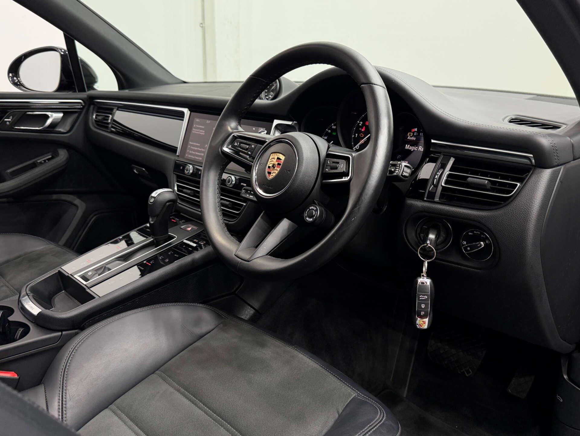 Porsche Macan view 42