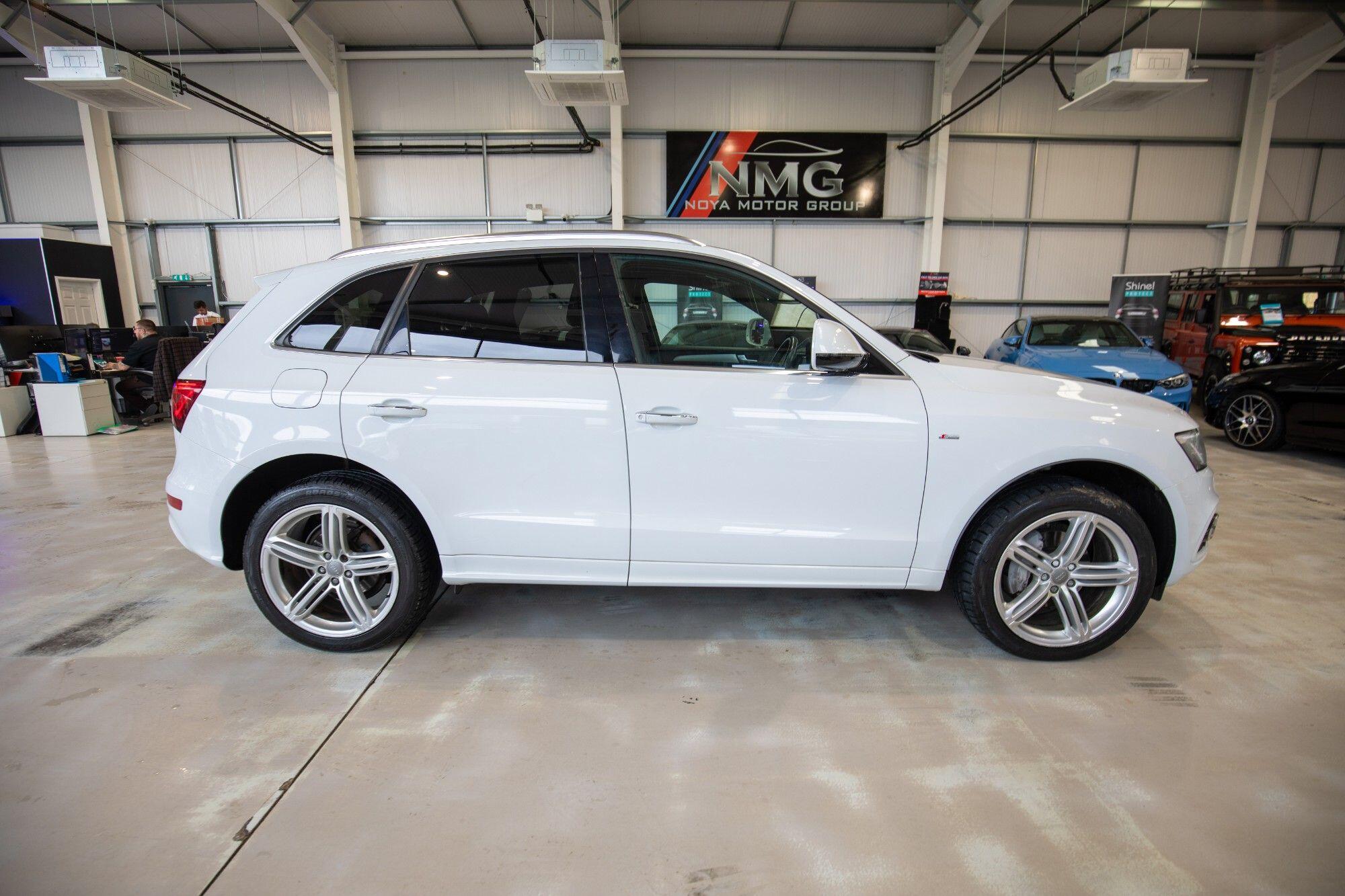 Audi Q5 view 34