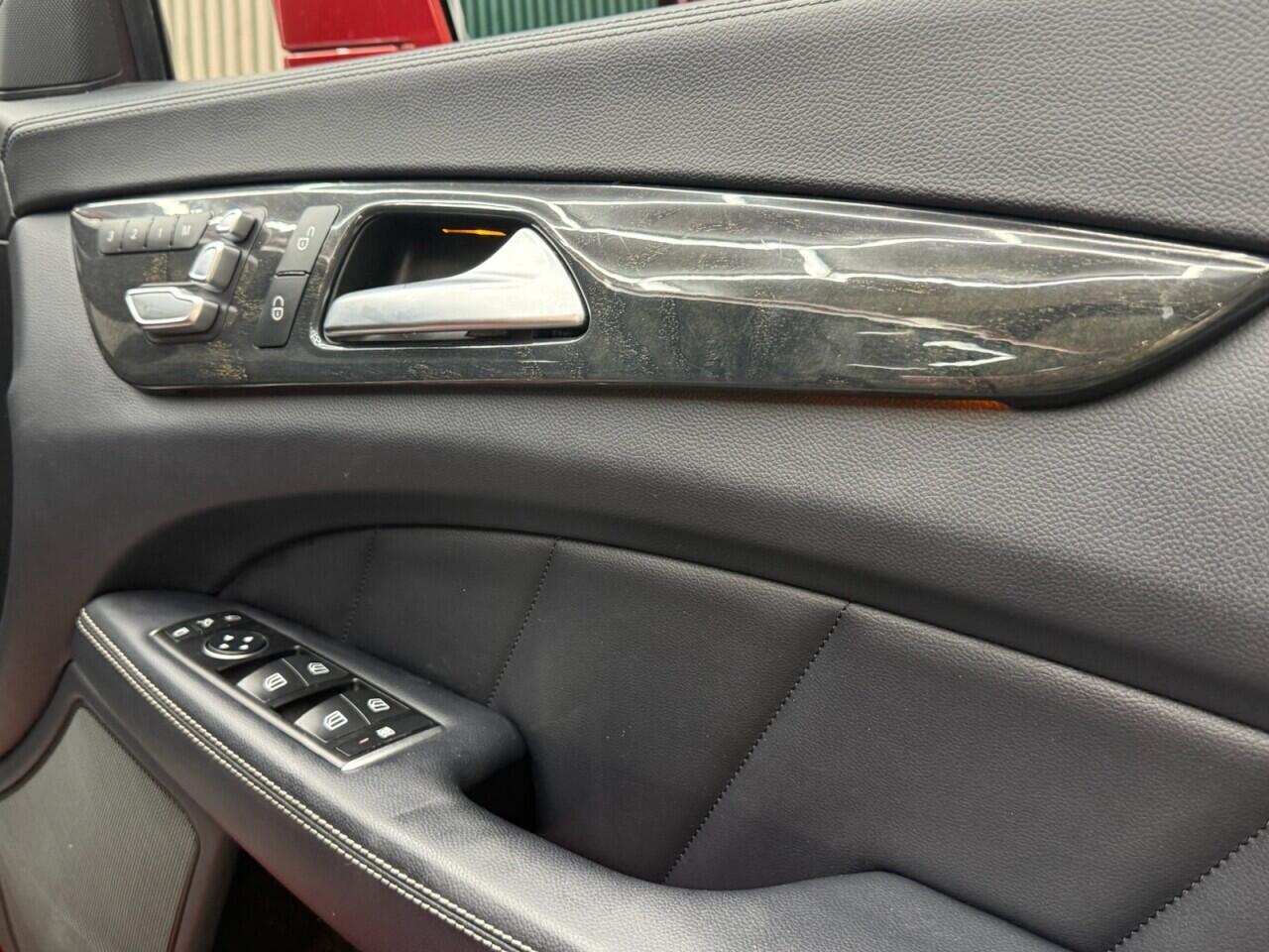 Mercedes-Benz CLS view 10