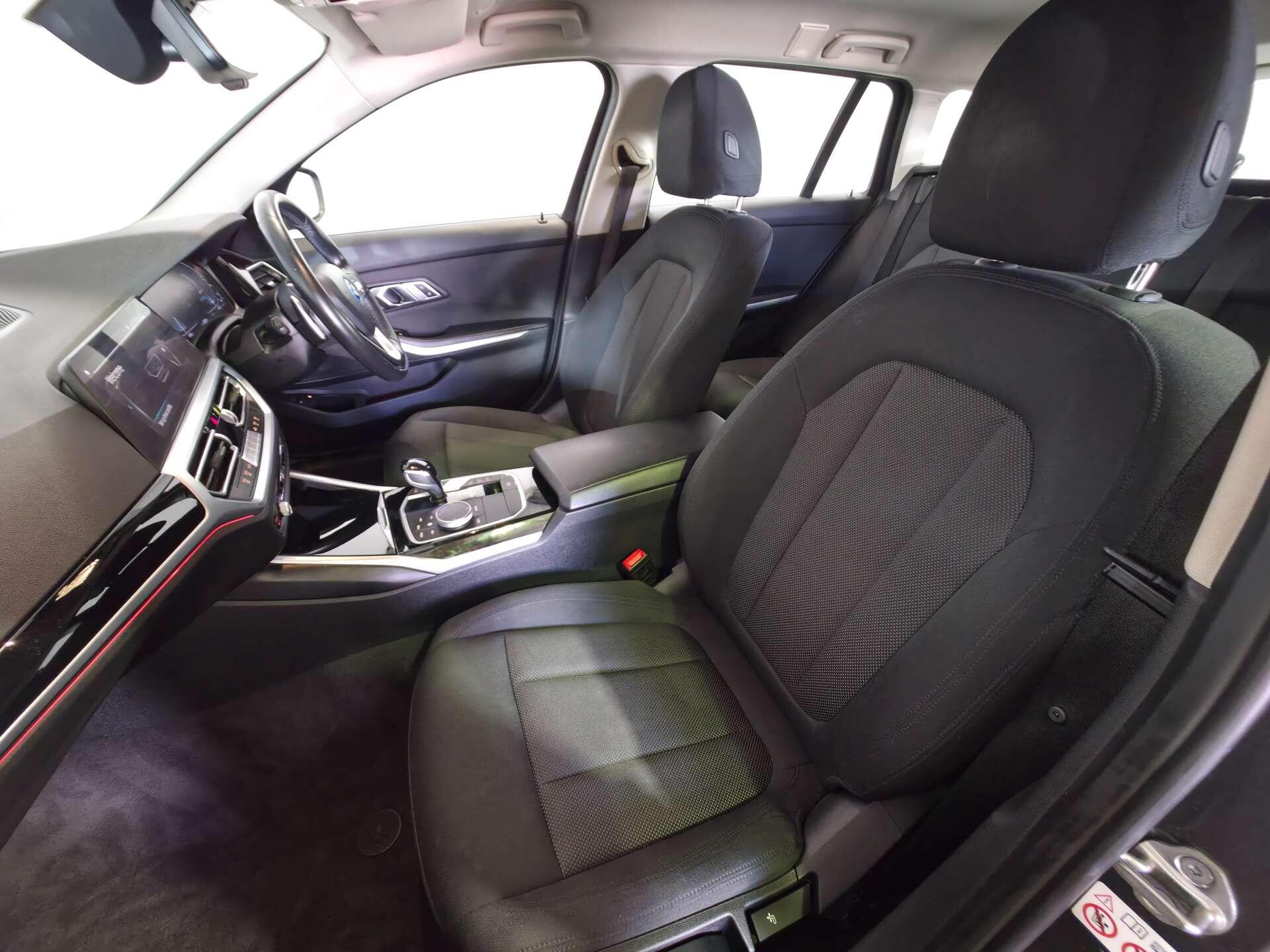 BMW 3 Series view 76