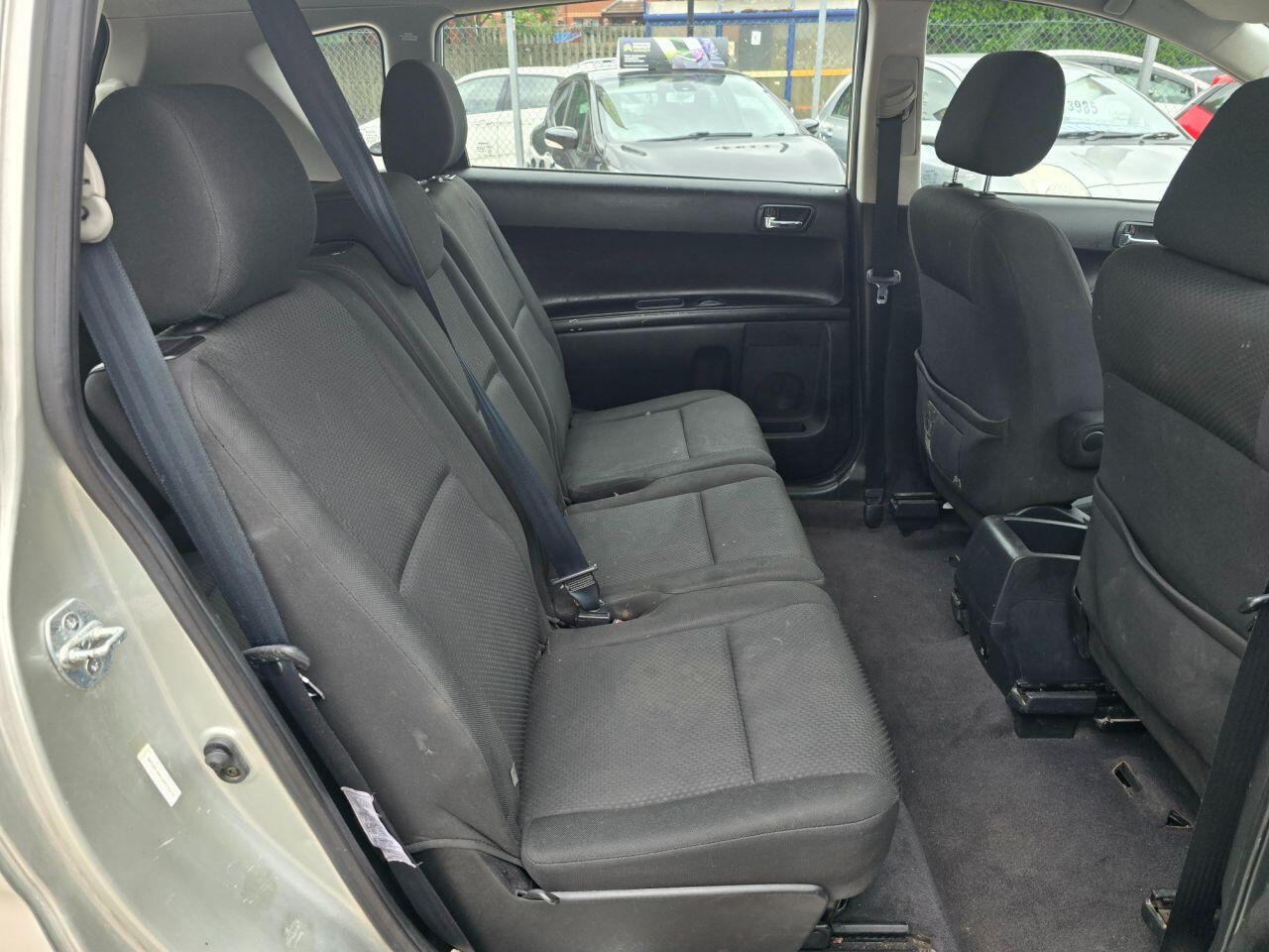 Toyota Corolla Verso view 22