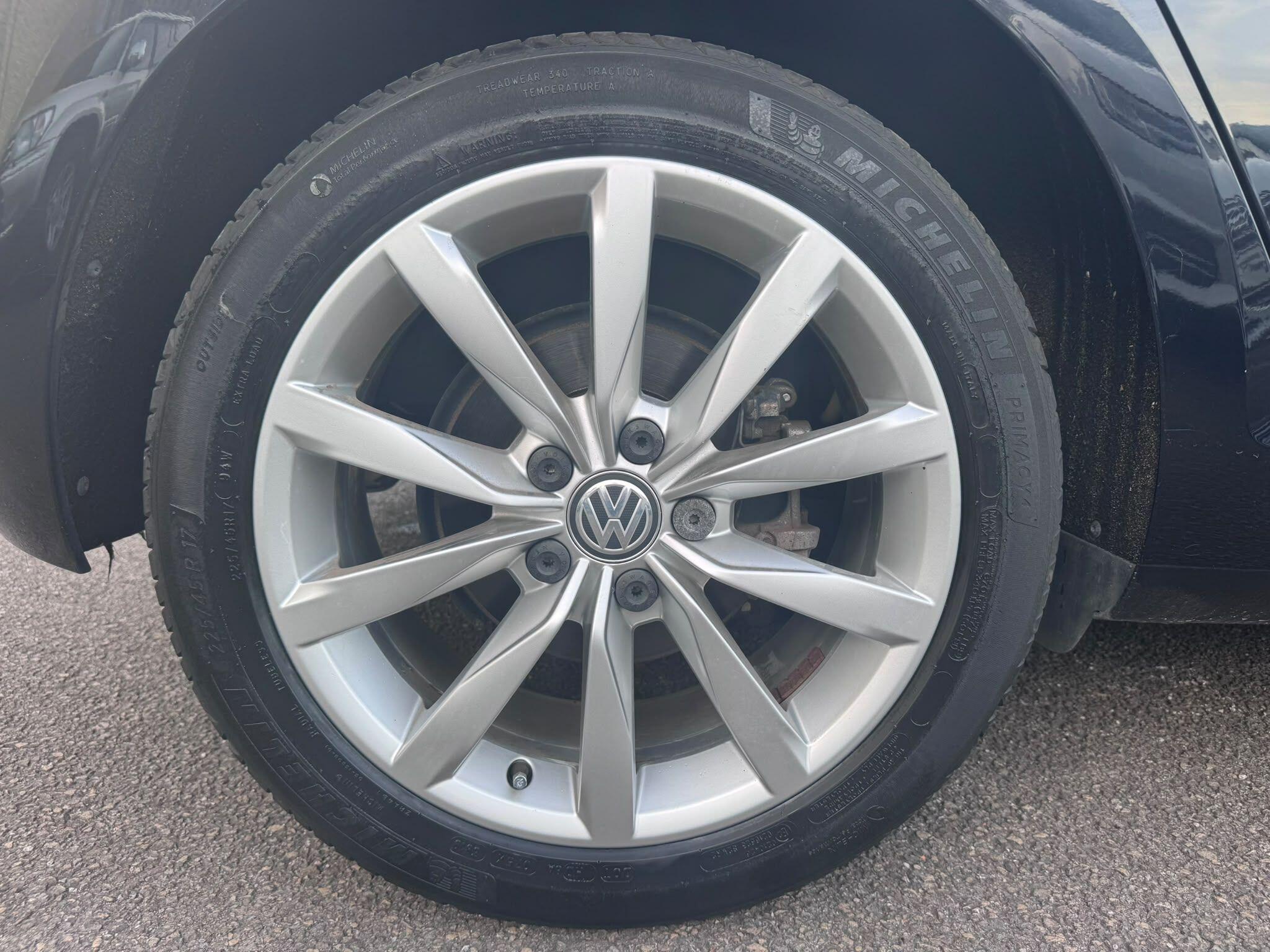 Volkswagen Golf view 35