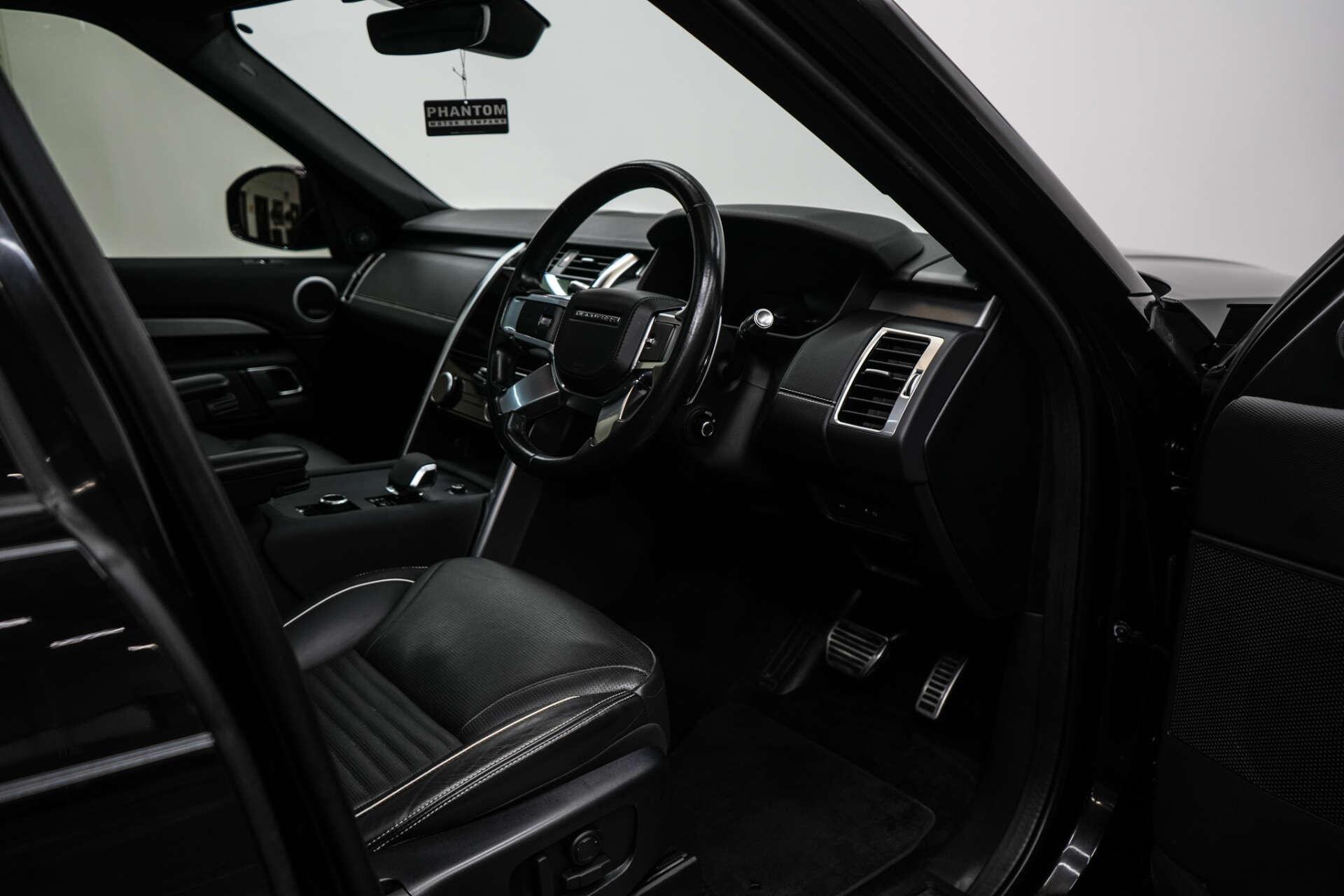 Land Rover Discovery view 13