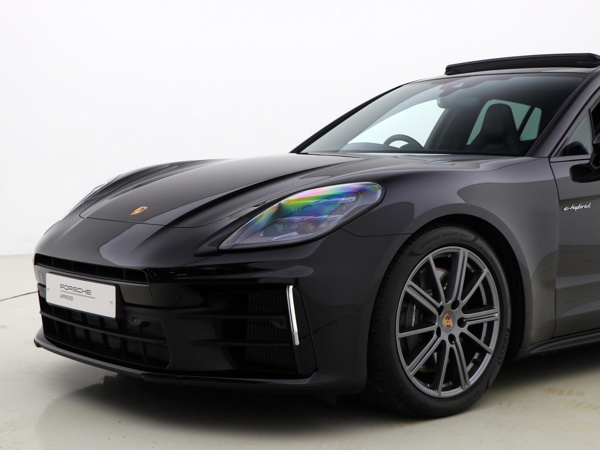Porsche Panamera view 13