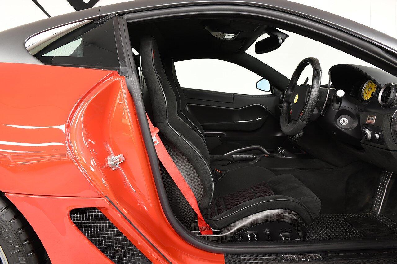 Ferrari 599 view 6