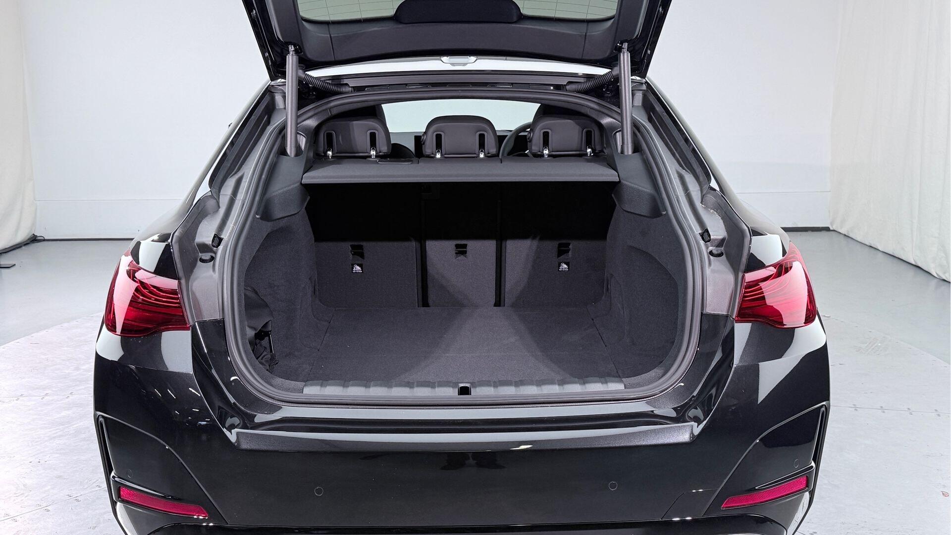 BMW i4 view 13
