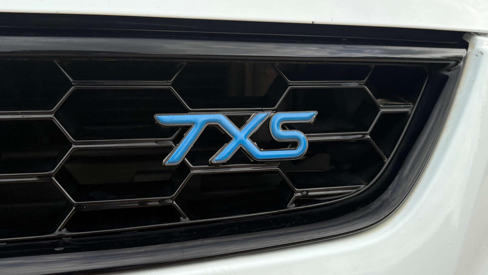 Ford Mondeo view 43