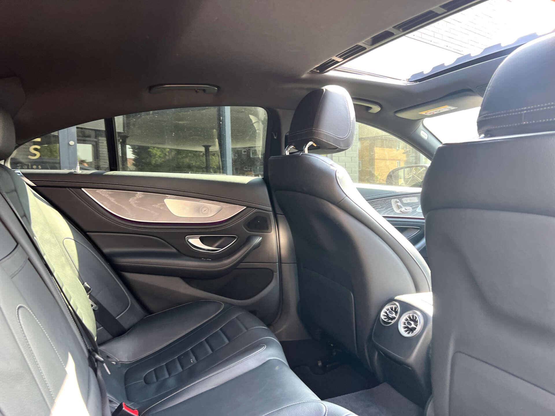 Mercedes-Benz CLS view 22