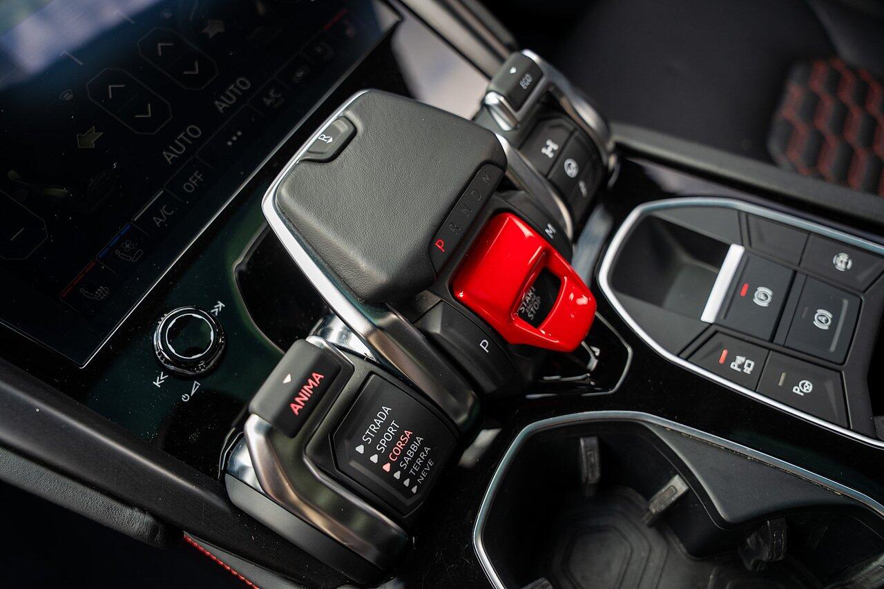 Lamborghini Urus view 78
