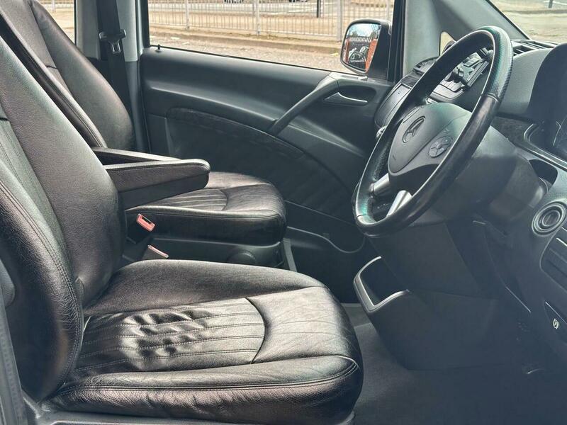 Mercedes-Benz Viano view 34