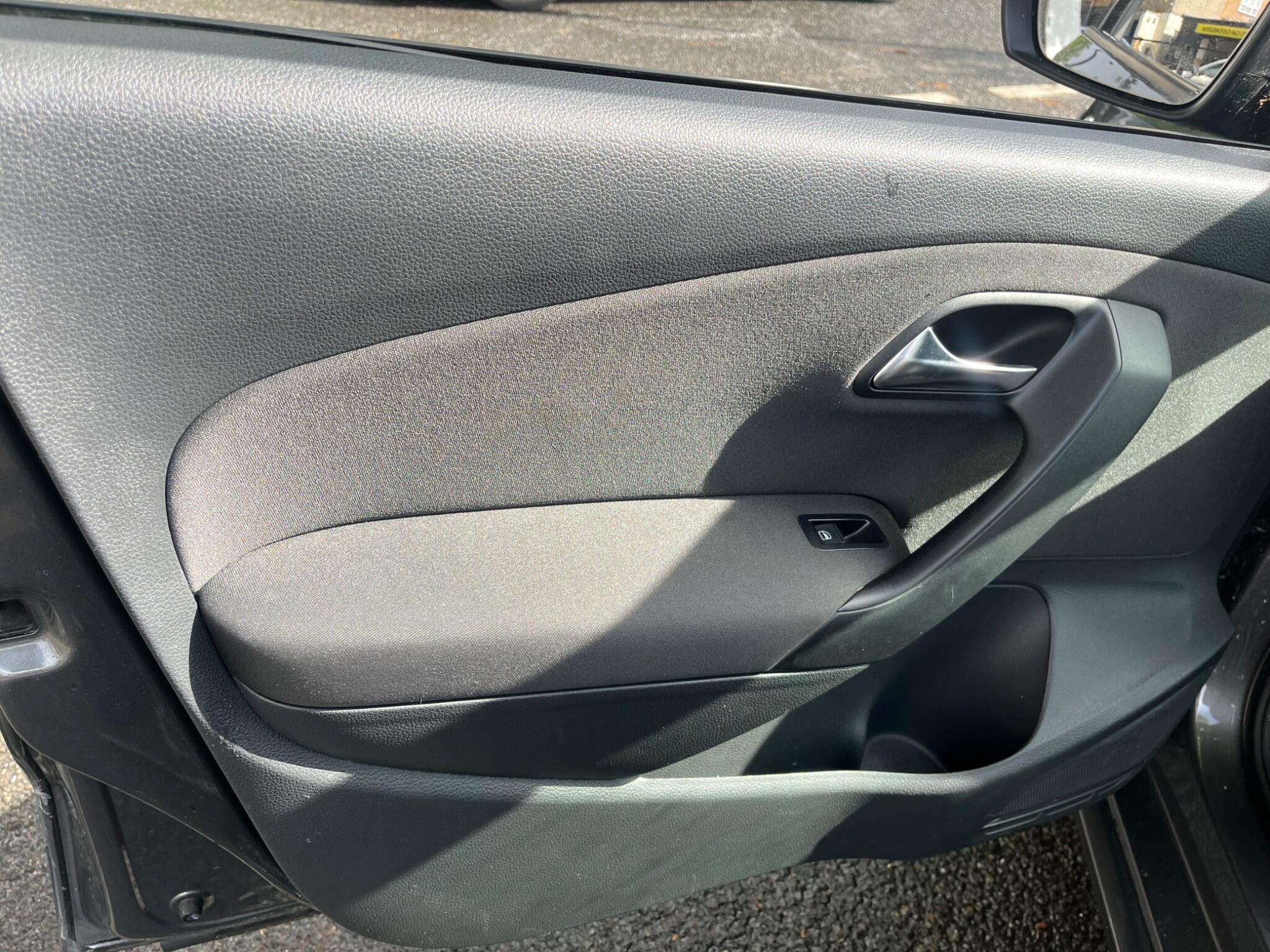 Volkswagen Polo view 11